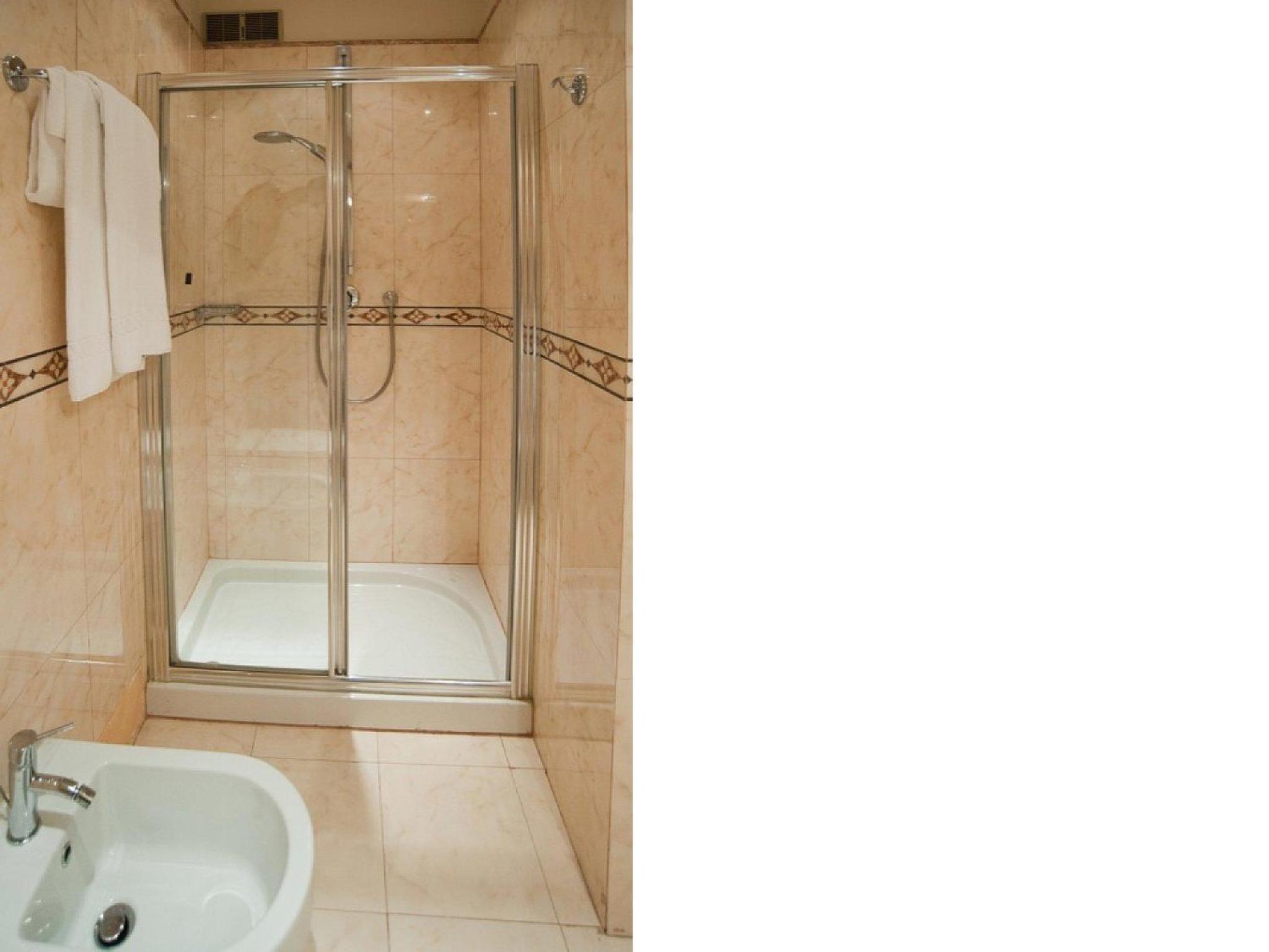 Superior Double or Twin Room - Photo 11