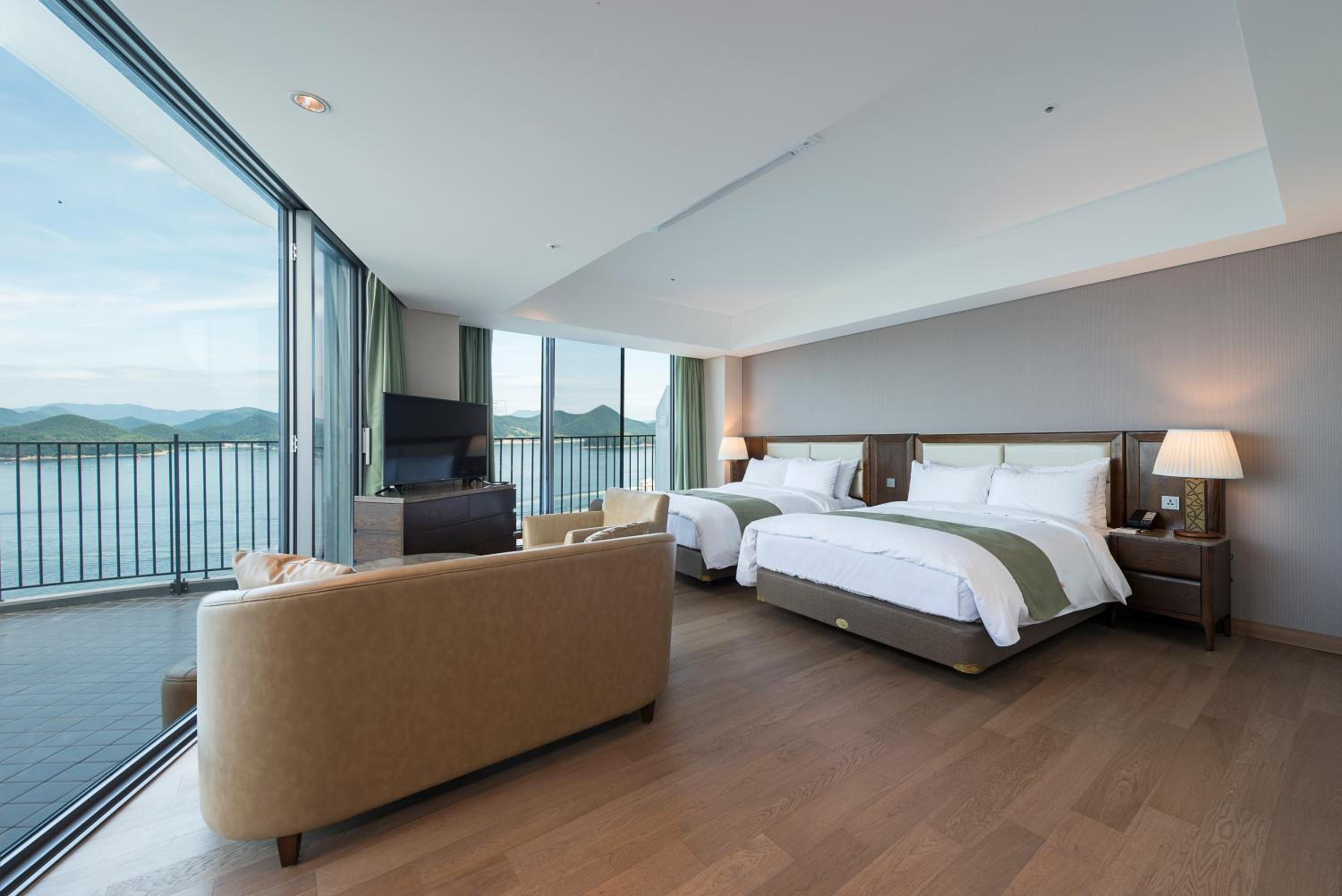 Deluxe Twin Room with Ocean View - Hotel