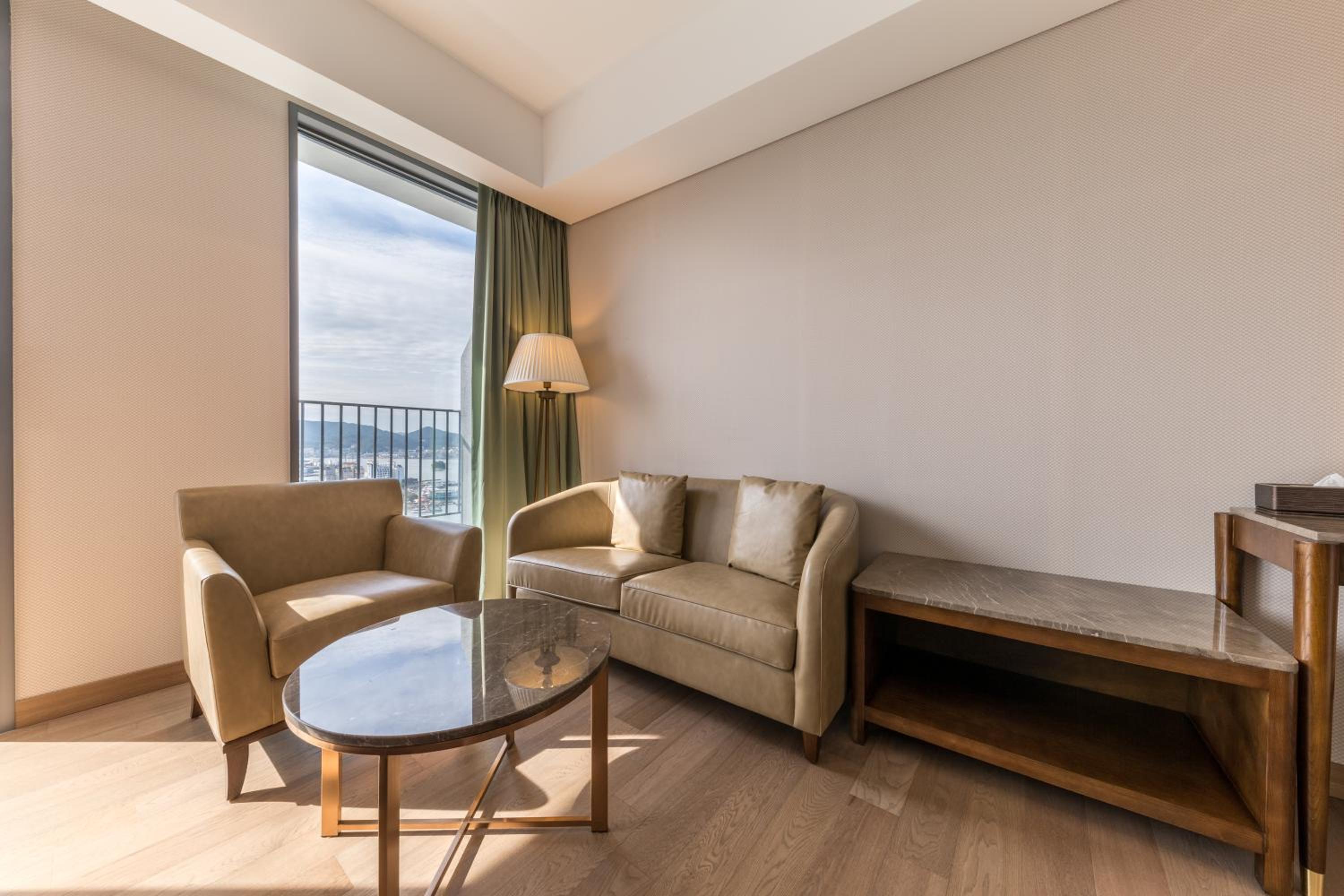 Deluxe Twin Room with Harbor View - Hotel photo 2