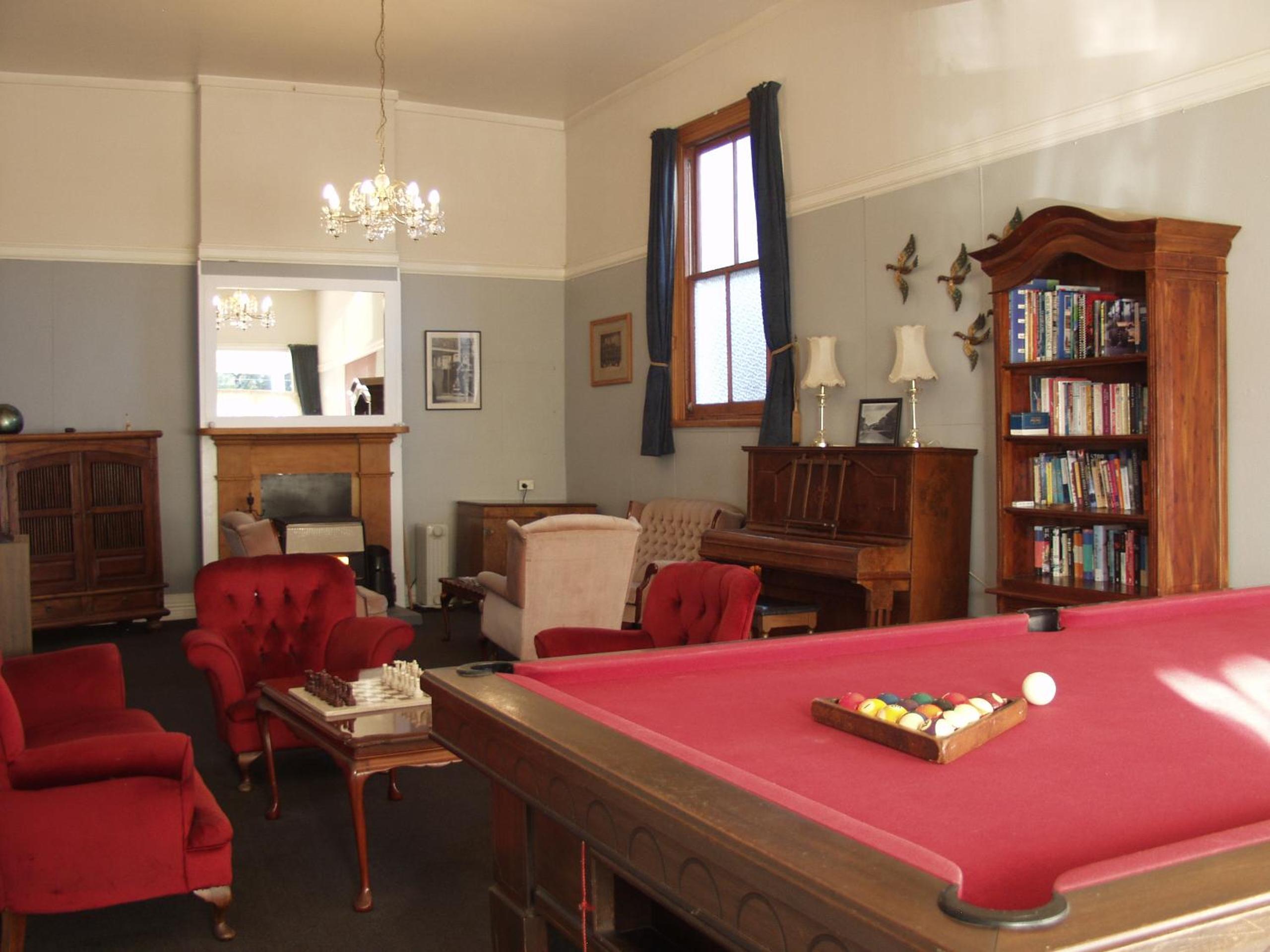 Family Room - Photo 7