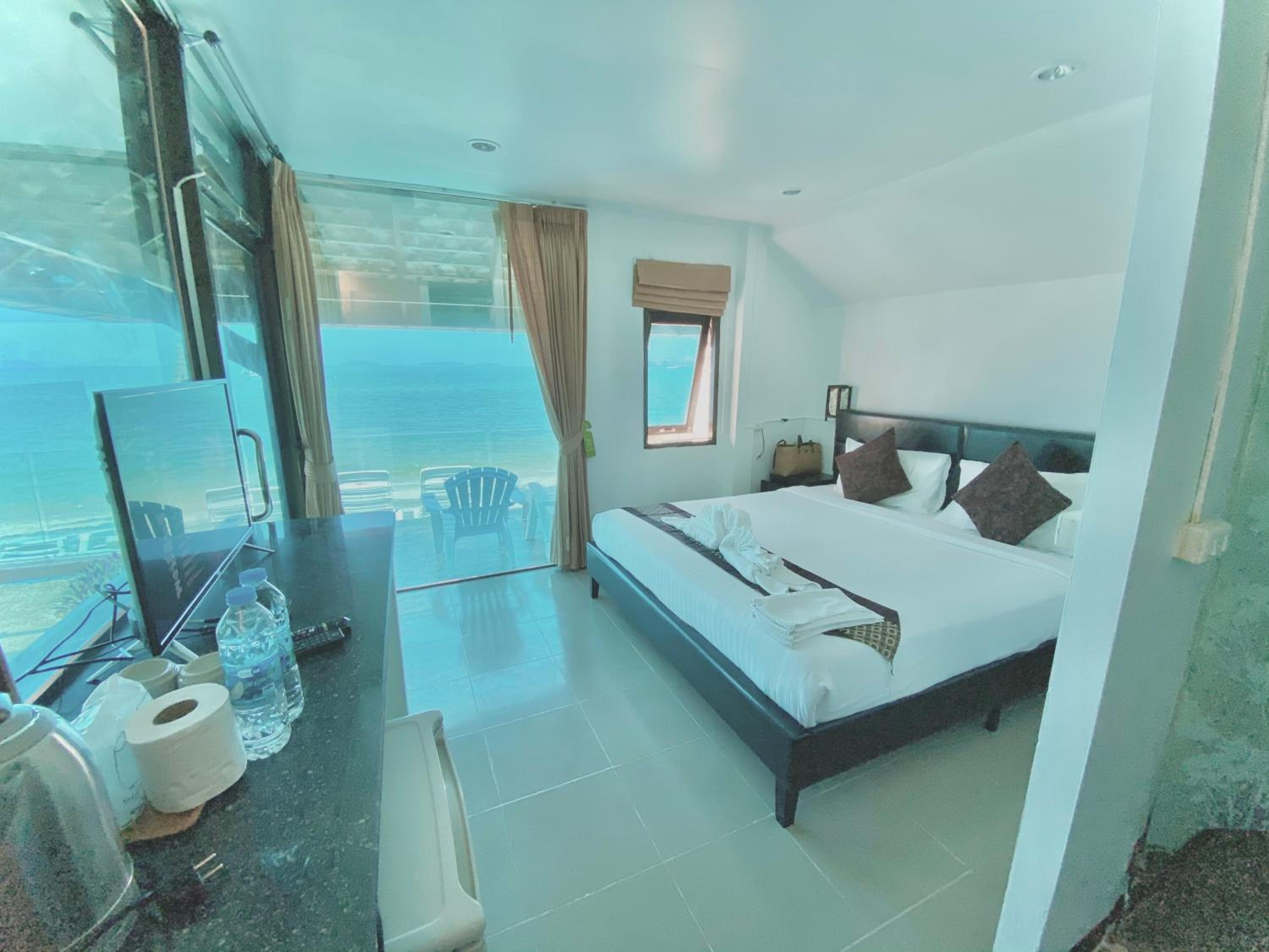 Queen Room with Sea View photo 1