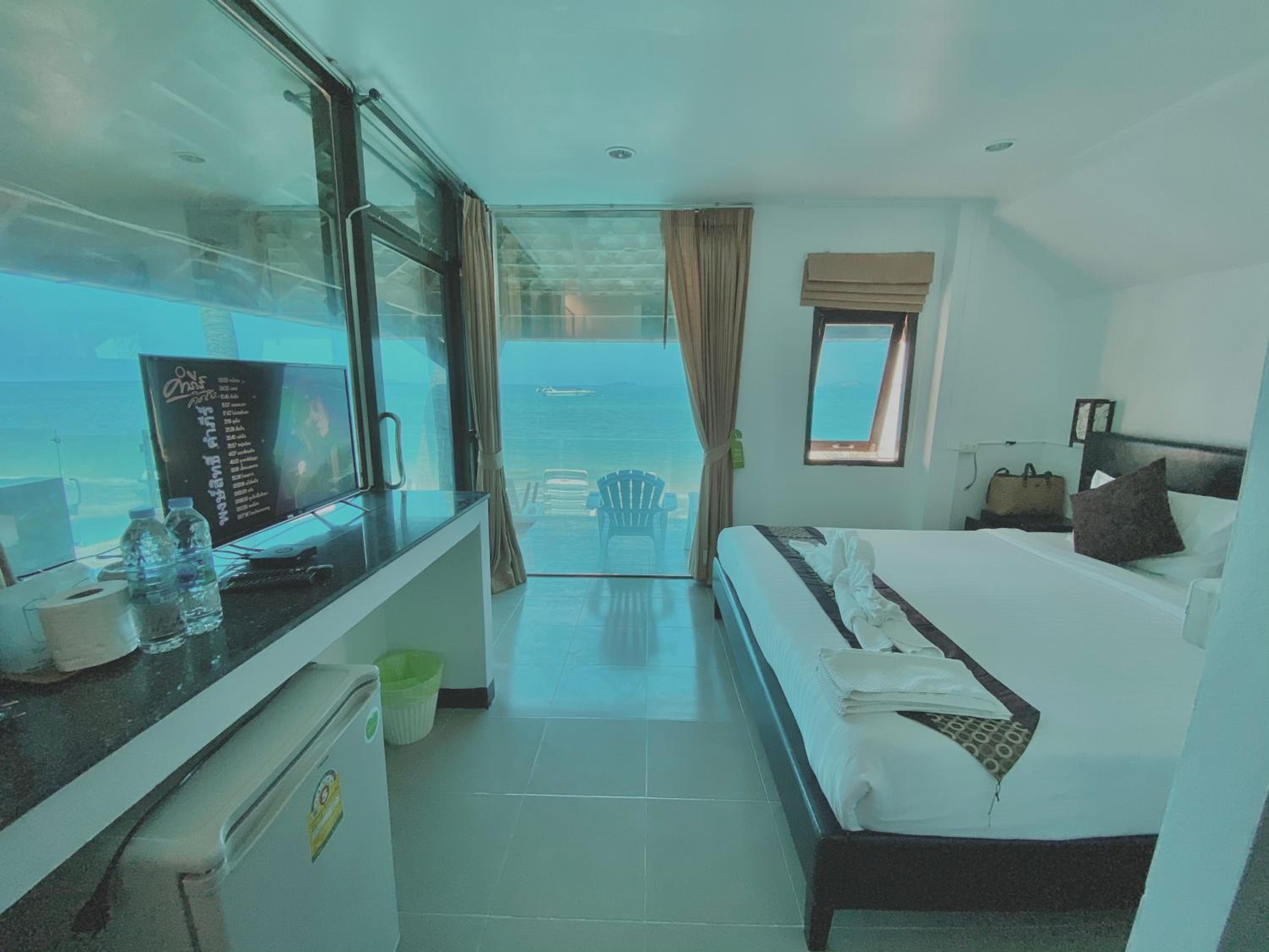 Queen Room with Sea View photo 2