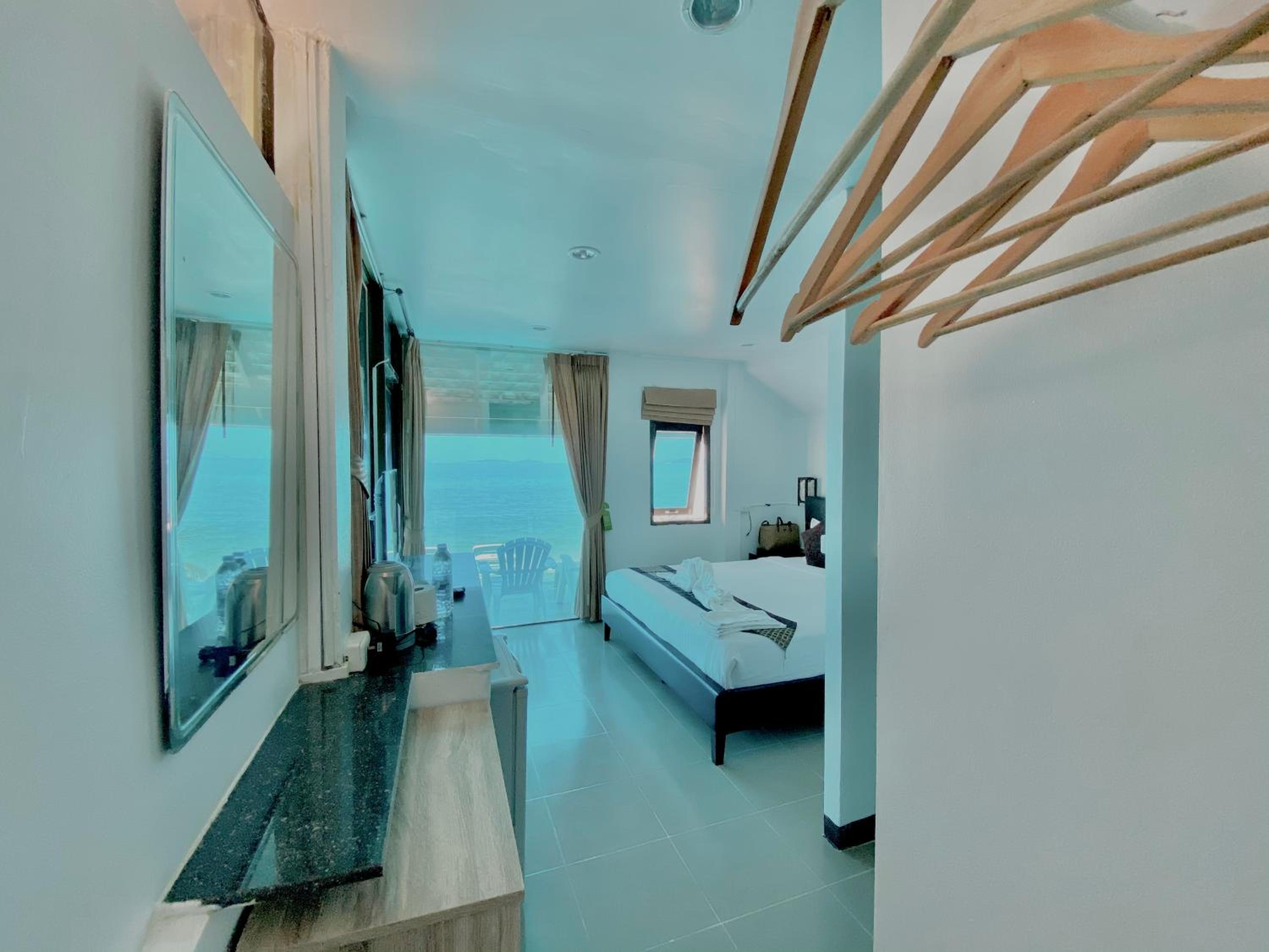 Queen Room with Sea View photo 3