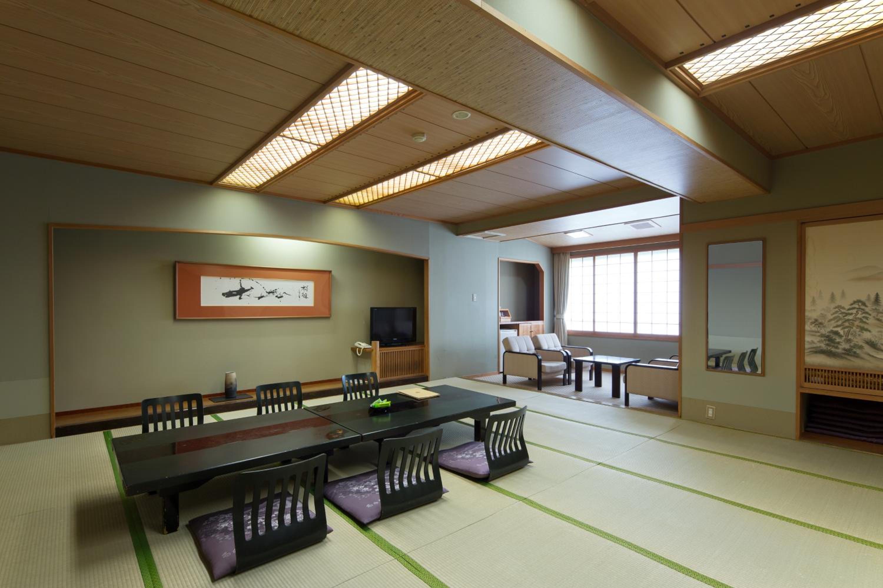 Japanese-Style Large Family Room - Non-Smoking - Photo 8