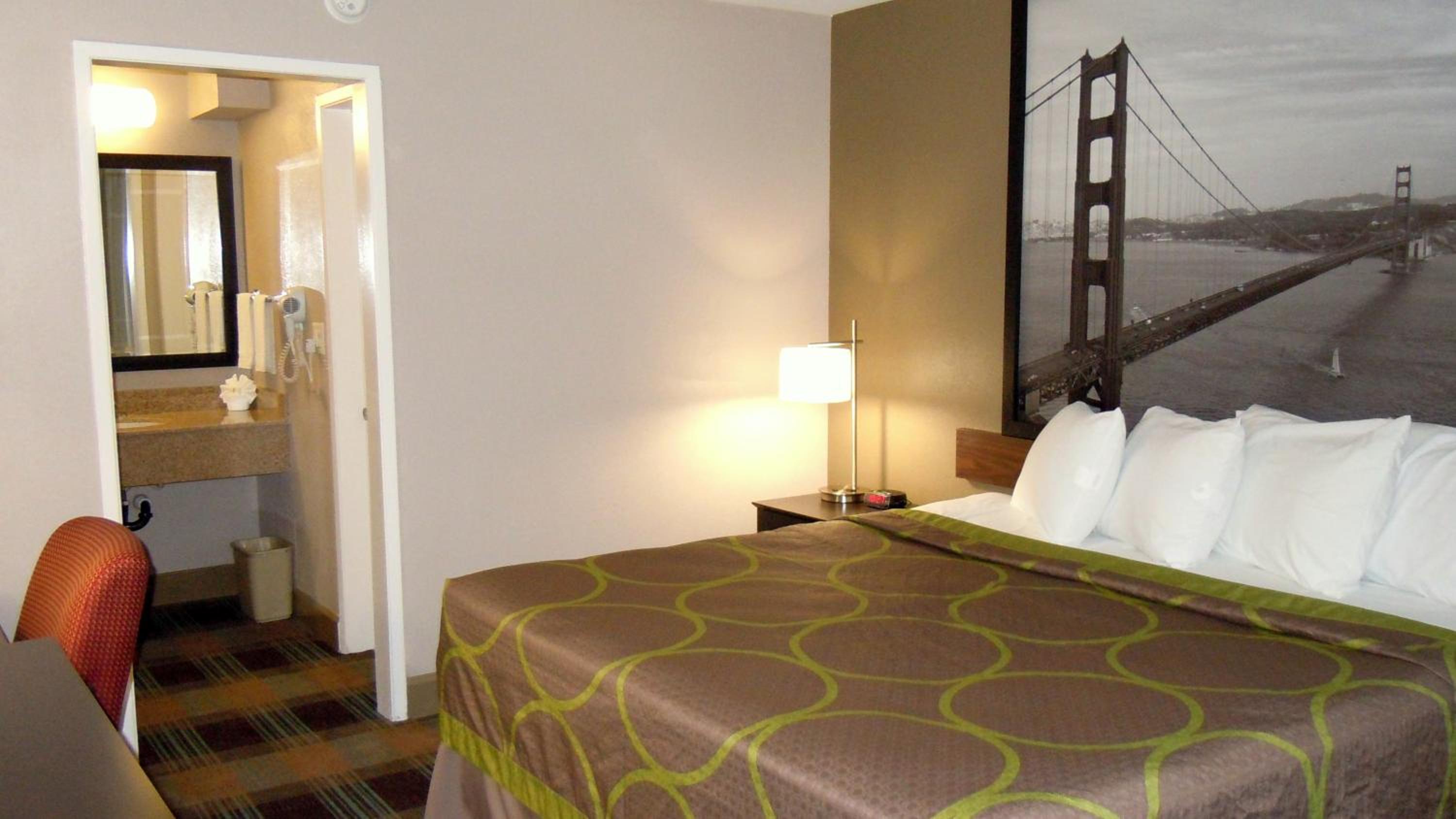 King Room - Non-Smoking photo 2