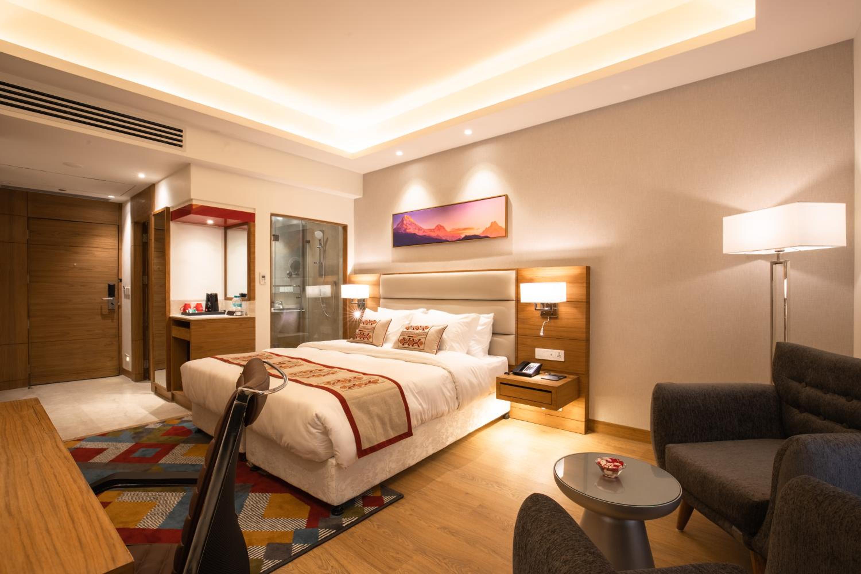 Deluxe King Room,with Balcony and City View - Non Smoking (10% off on Food and Soft Beverages) - Photo 6