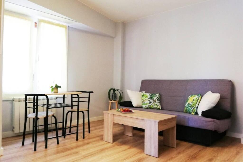 Three-Bedroom Apartment photo 2