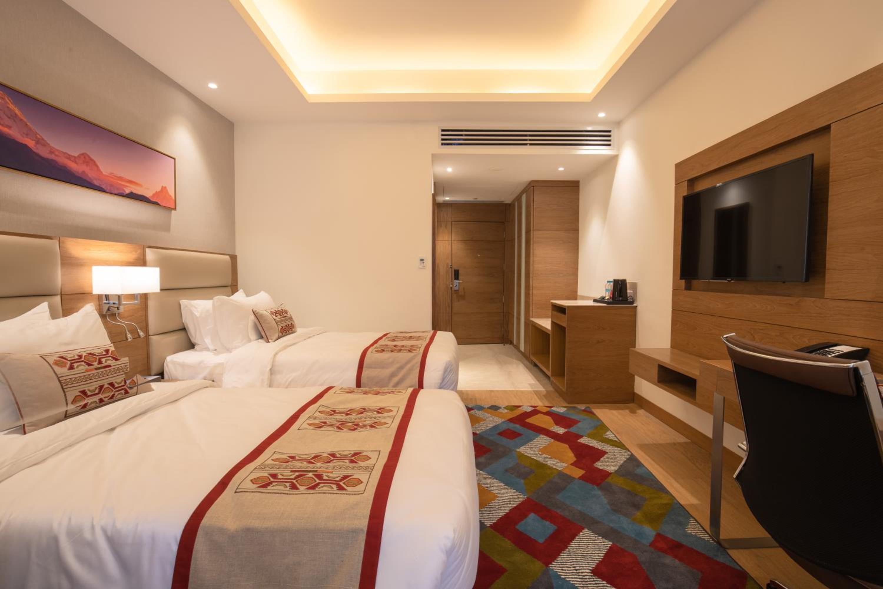 Deluxe Twin Room - Non Smoking (10% off on Food and Soft Beverages) - Photo 2
