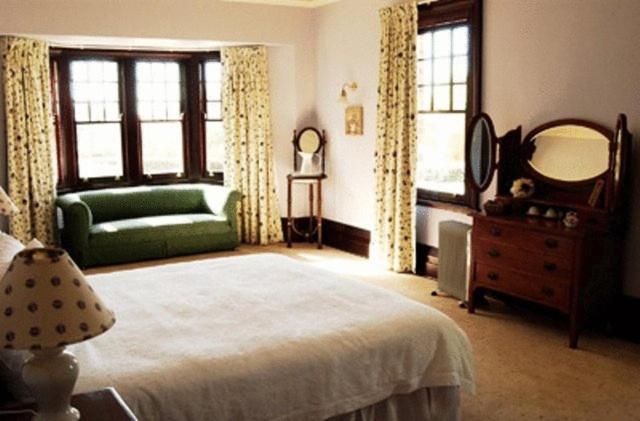 Luxury Suite with Spa Bath photo 2
