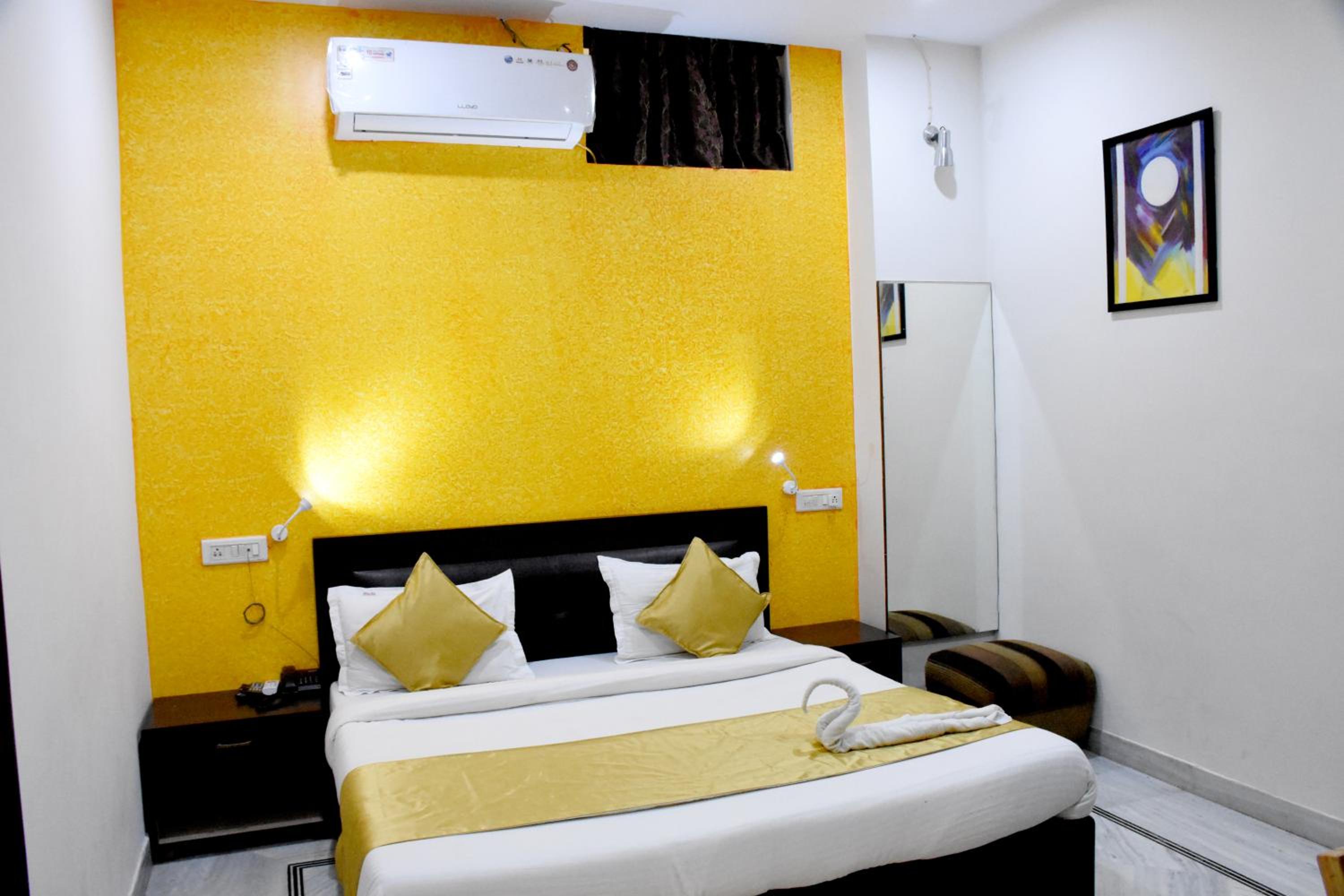 Executive Room - Photo 1