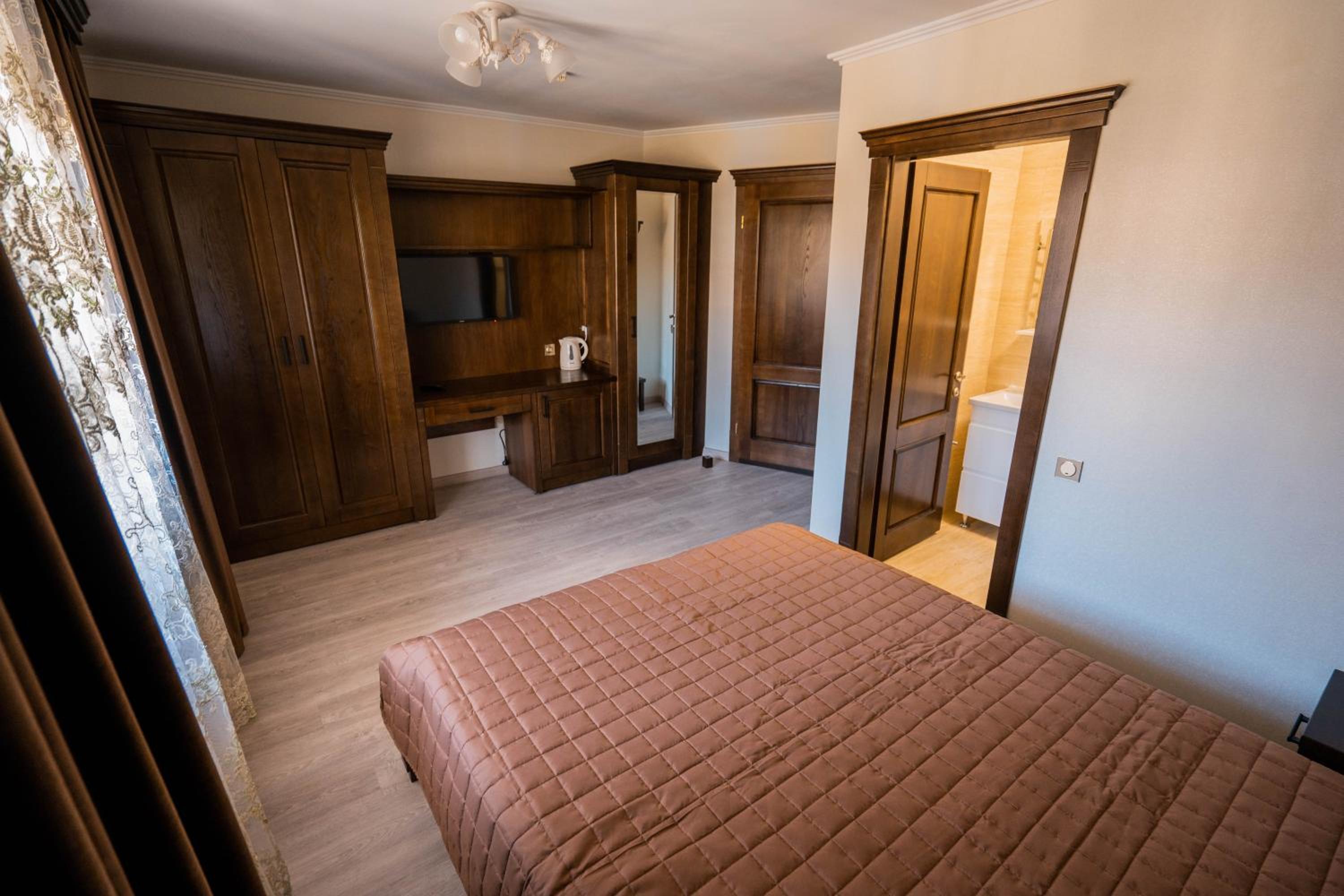 Superior King Room photo 2