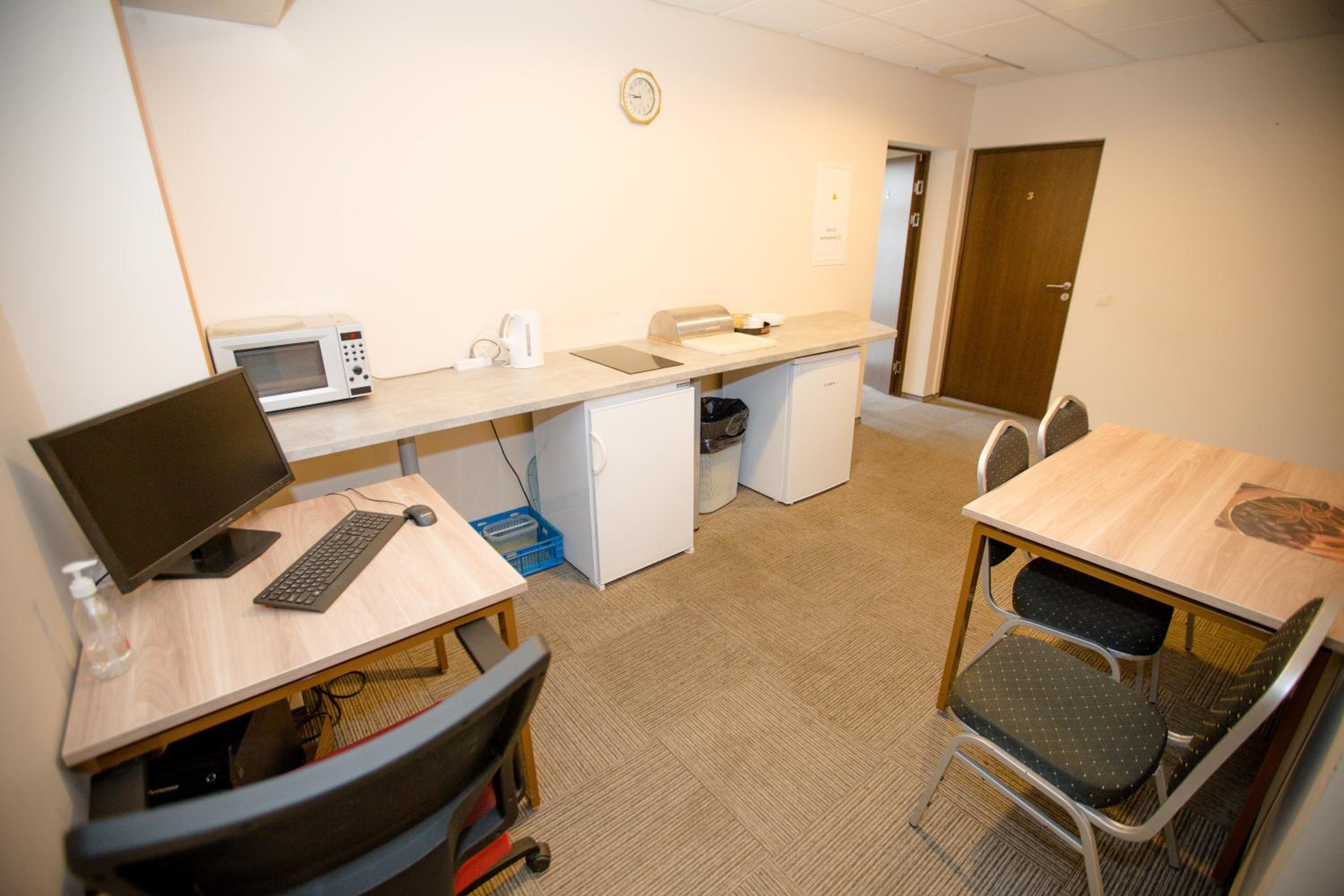 Basic Triple Room with Shared Bathroom photo 2