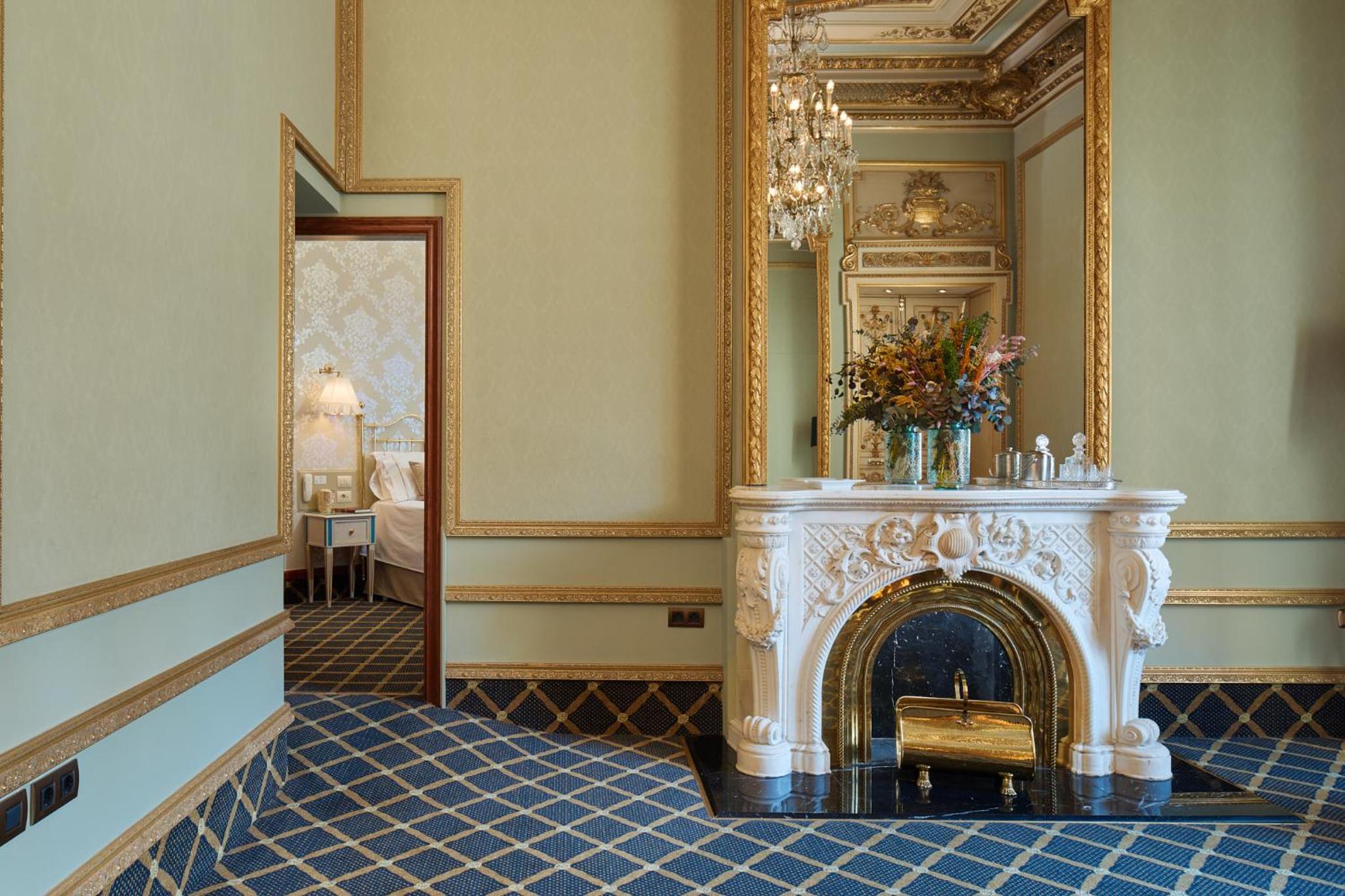 Suite with View photo 3