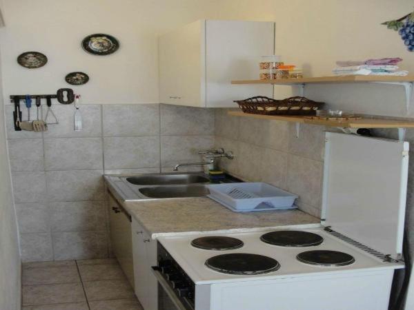 Standard Two Bedroom Apartment with Terrace and Garden View photo 2