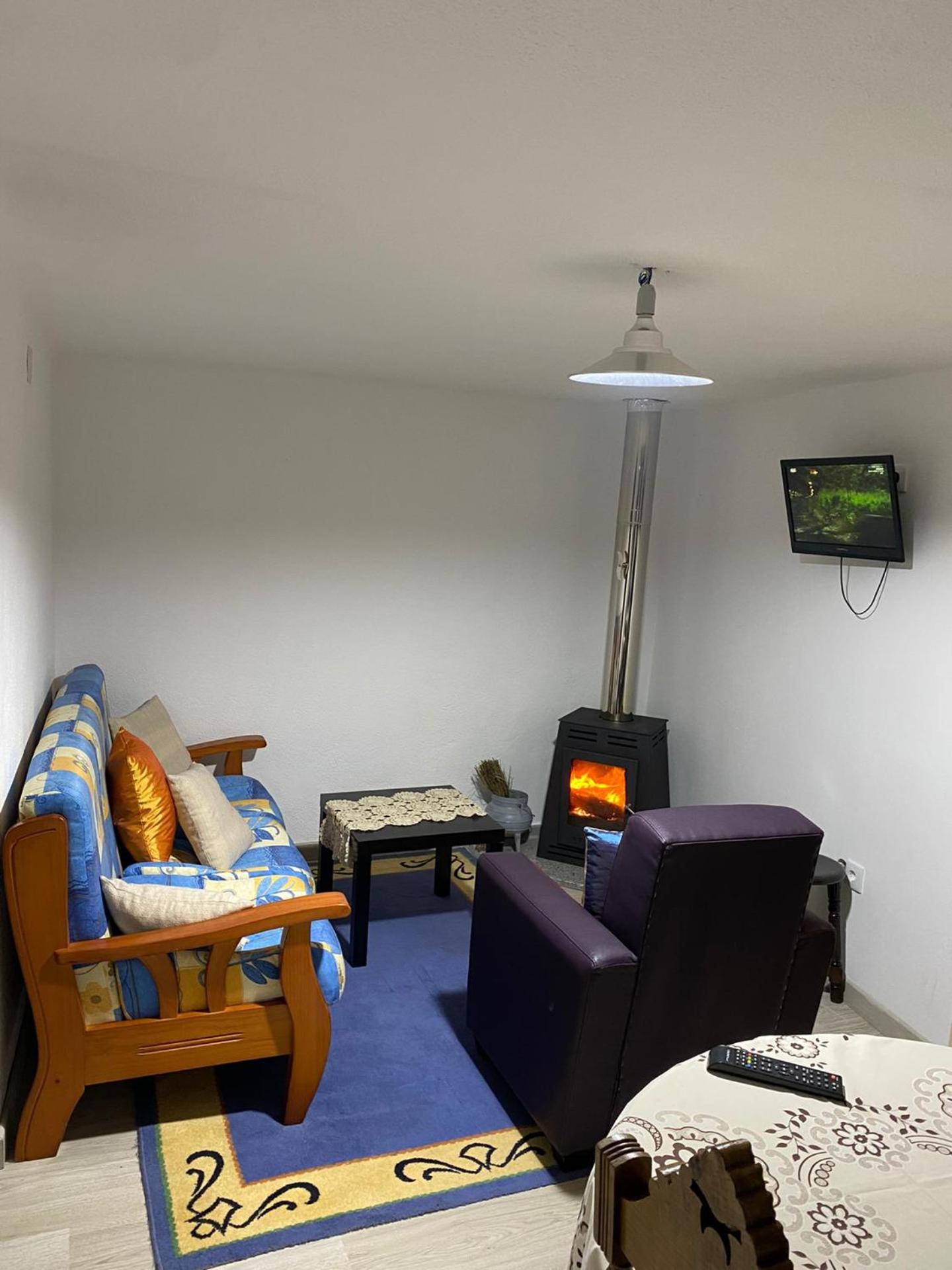 Three-Bedroom House - Photo 2