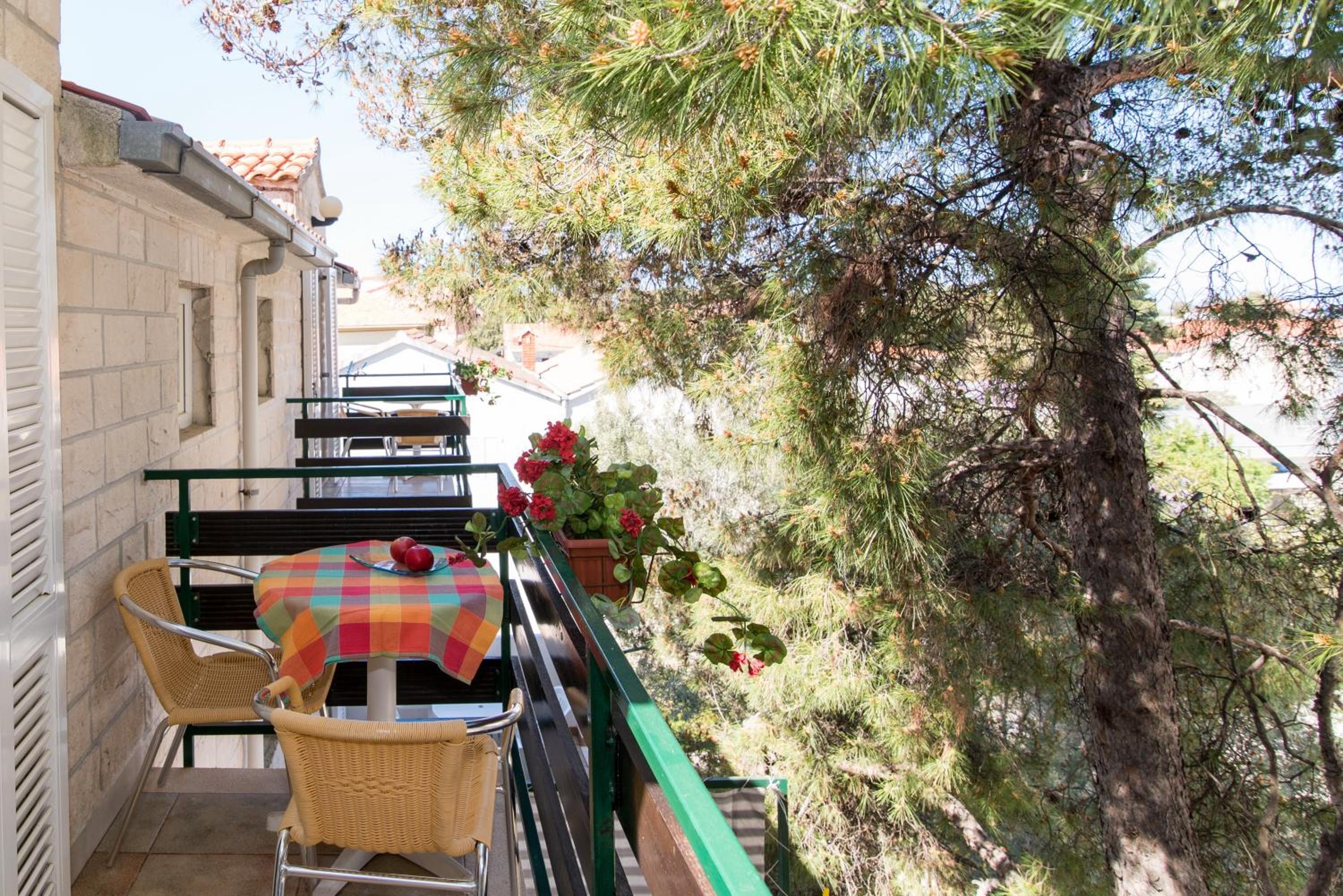 Comfort Two Bedroom Apartment with Balcony photo 3