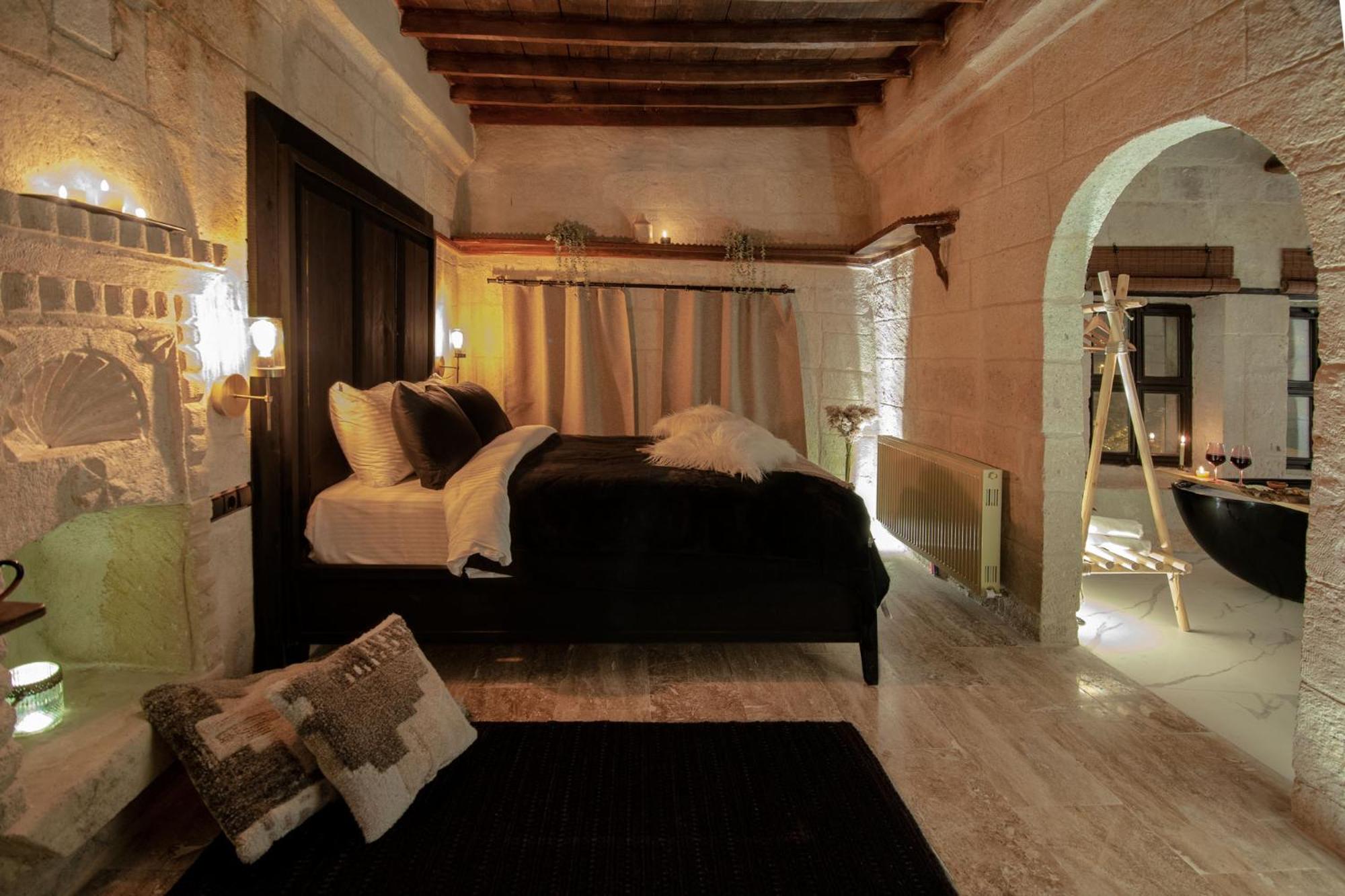 Deluxe Double Room with Bath photo 1