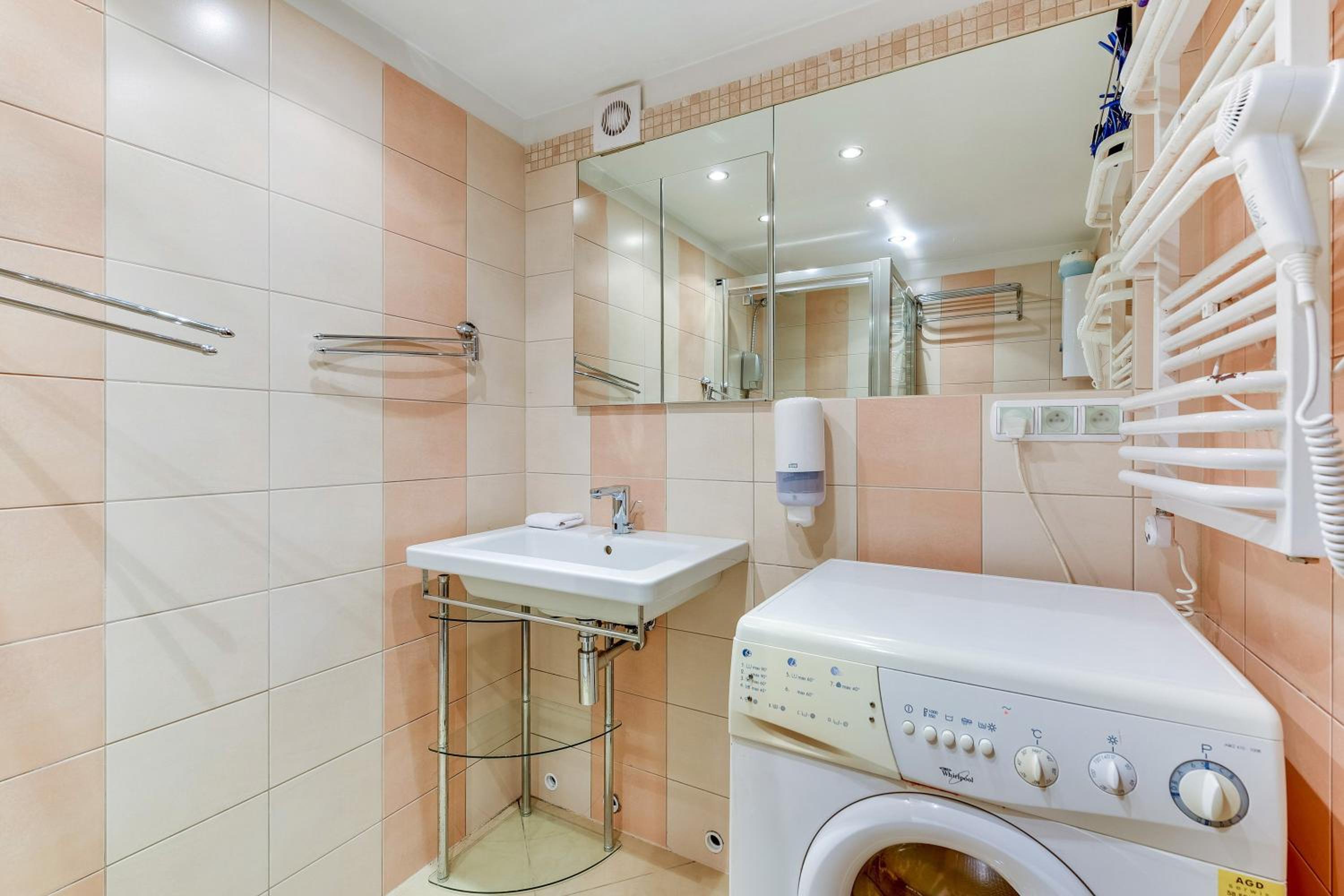 Apartment - Split Level - Photo 13