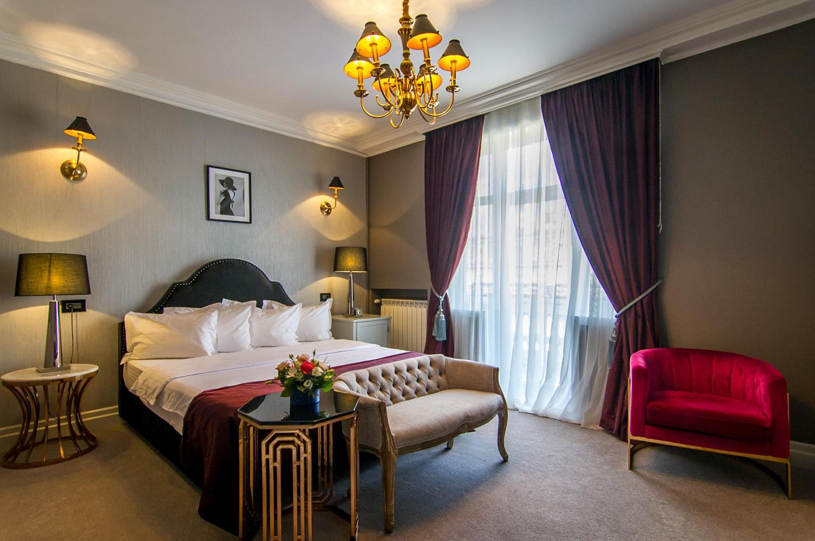 Deluxe King Room - Photo 3
