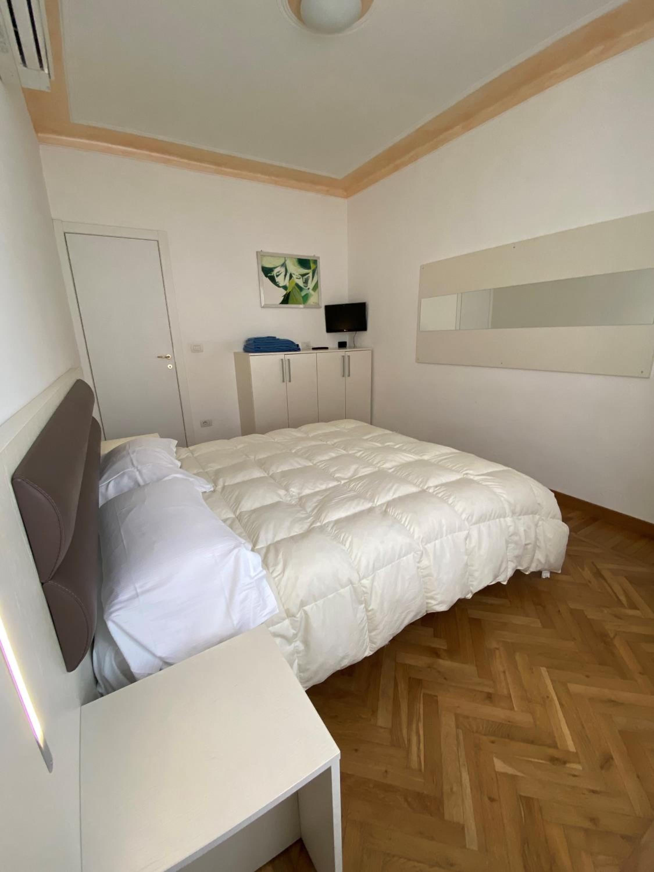 Studio Apartment photo 1