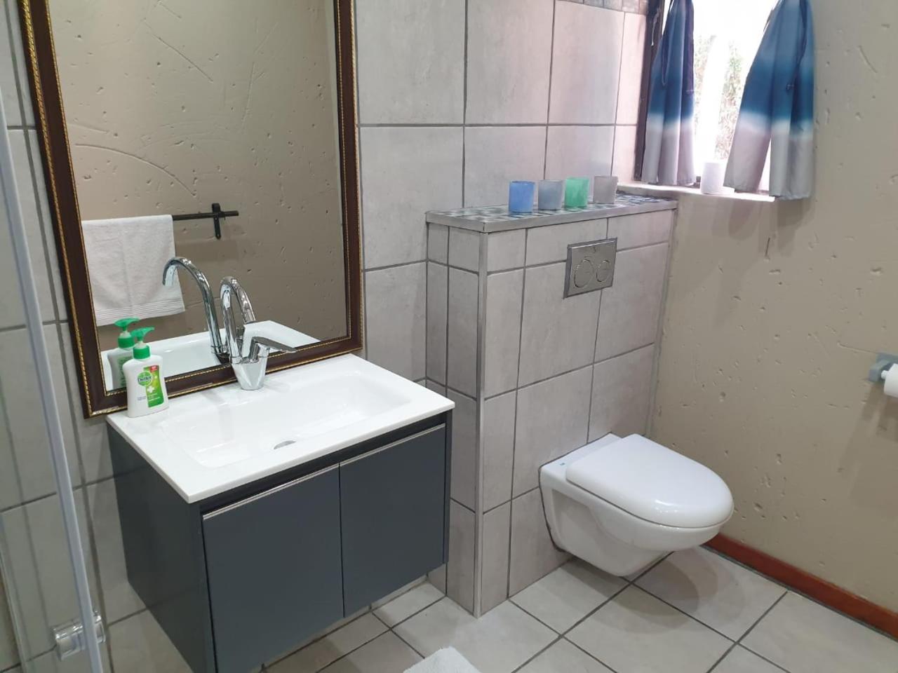 One-Bedroom Apartment - Photo 3