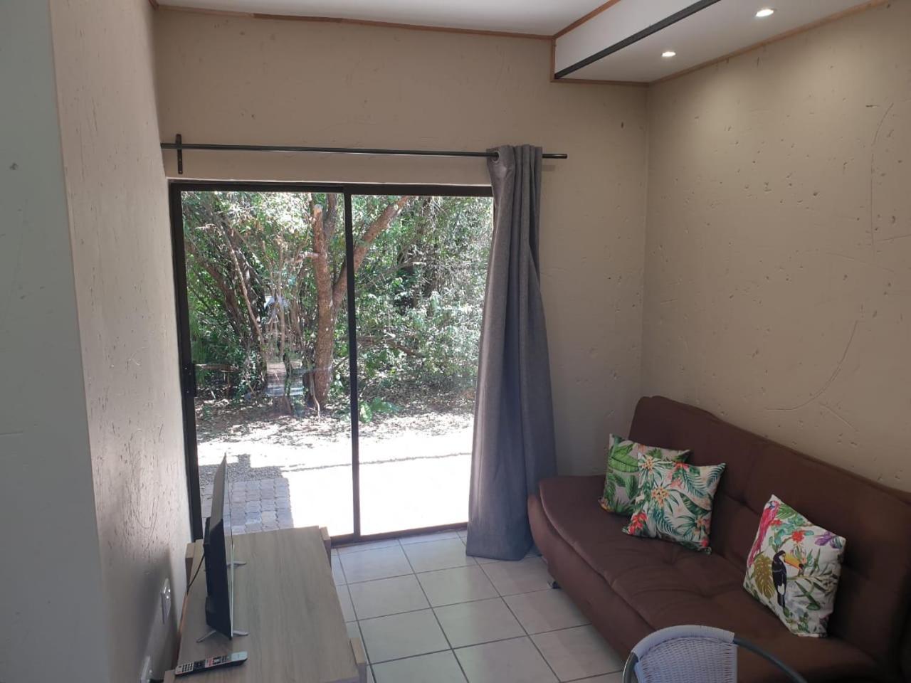 One-Bedroom Apartment - Photo 8