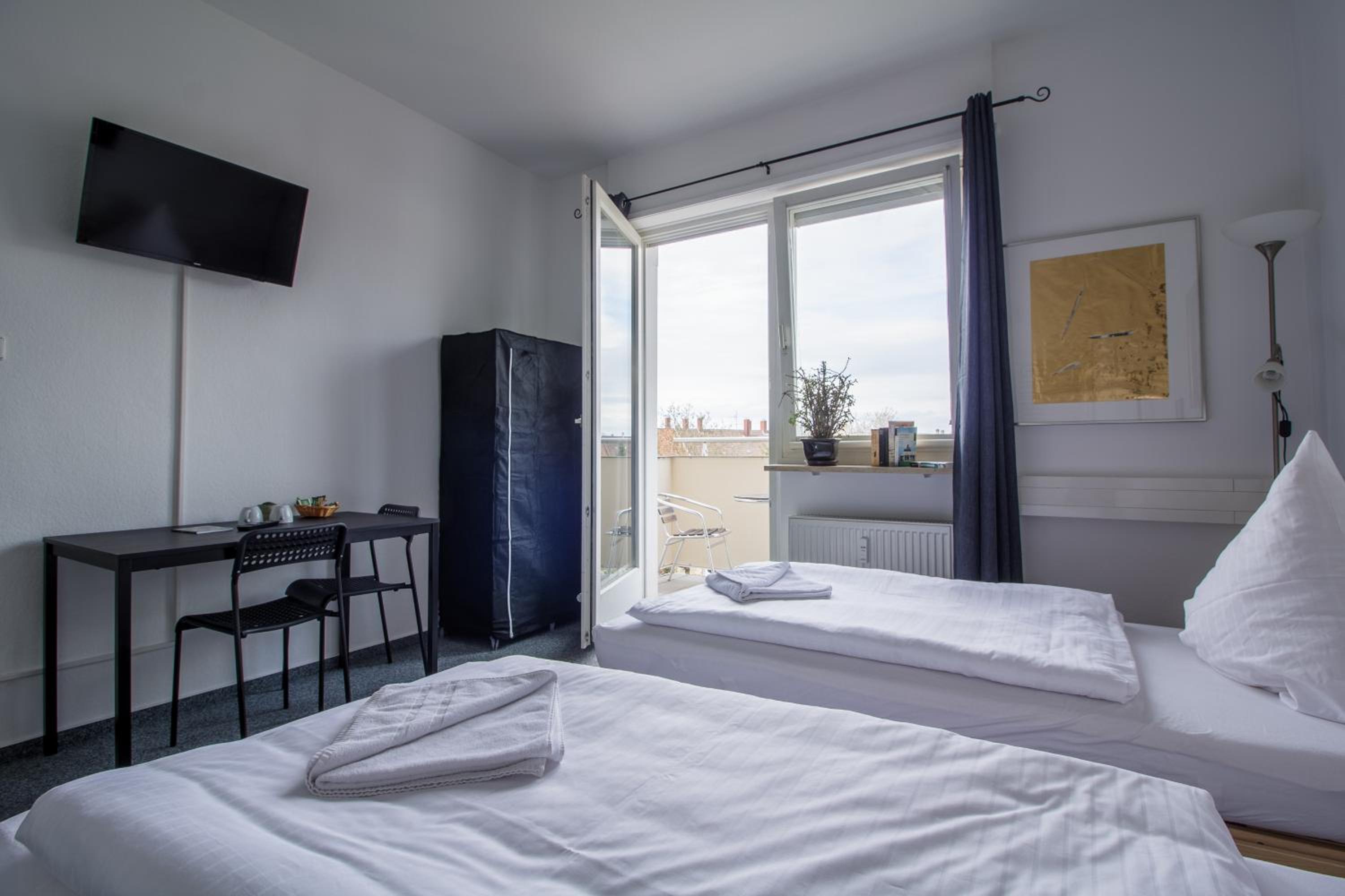 Budget Double Room with Shared Bathroom photo 1