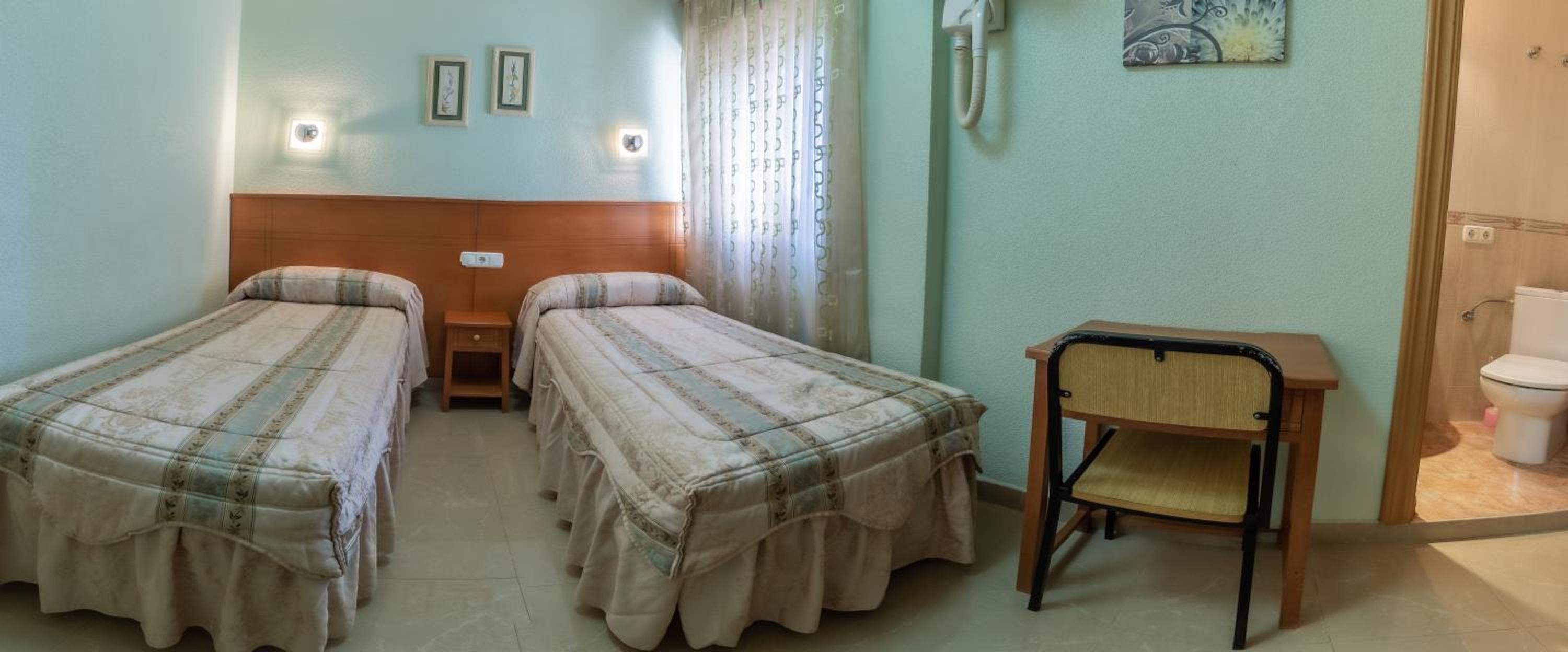 Habitación Doble con Baño Privado