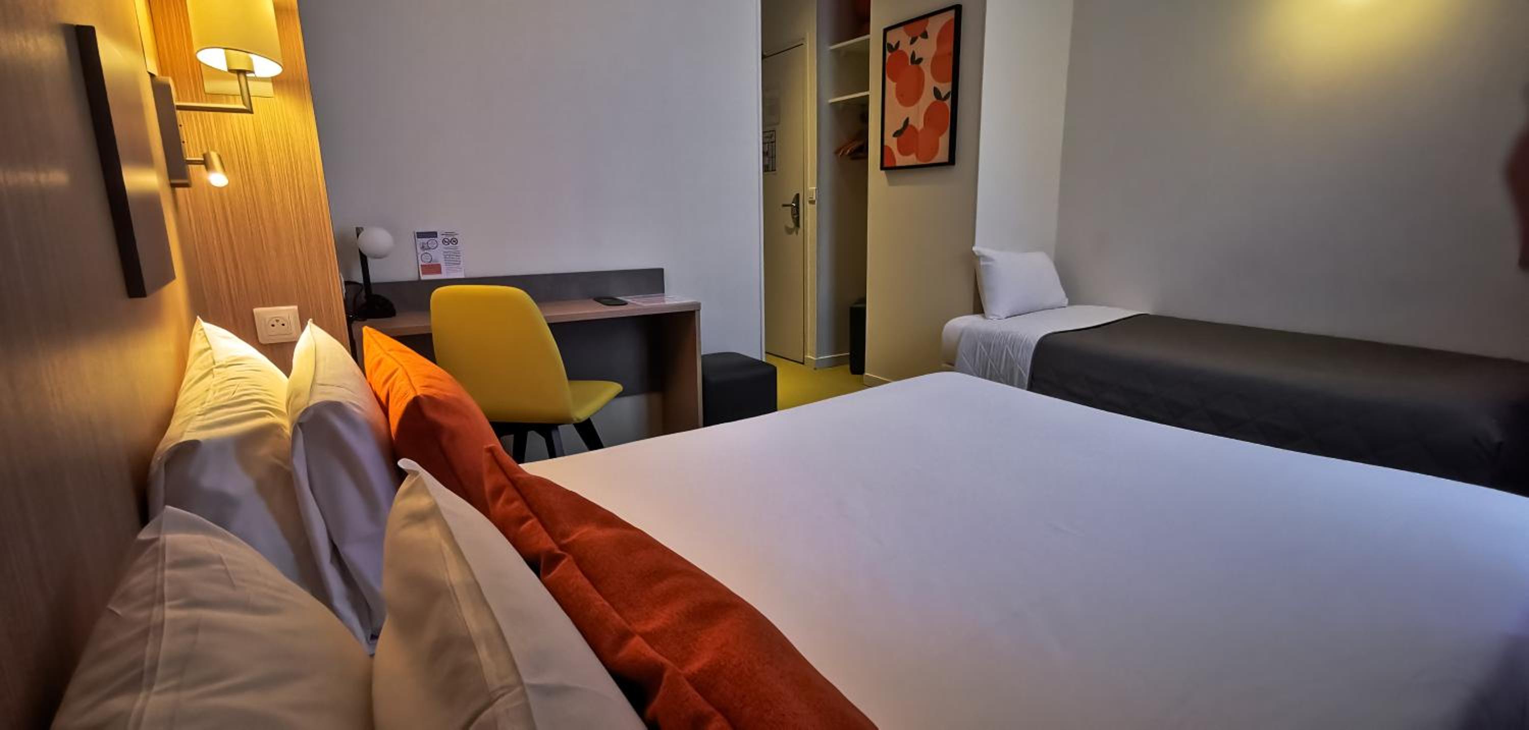 Superior Triple Room photo 3