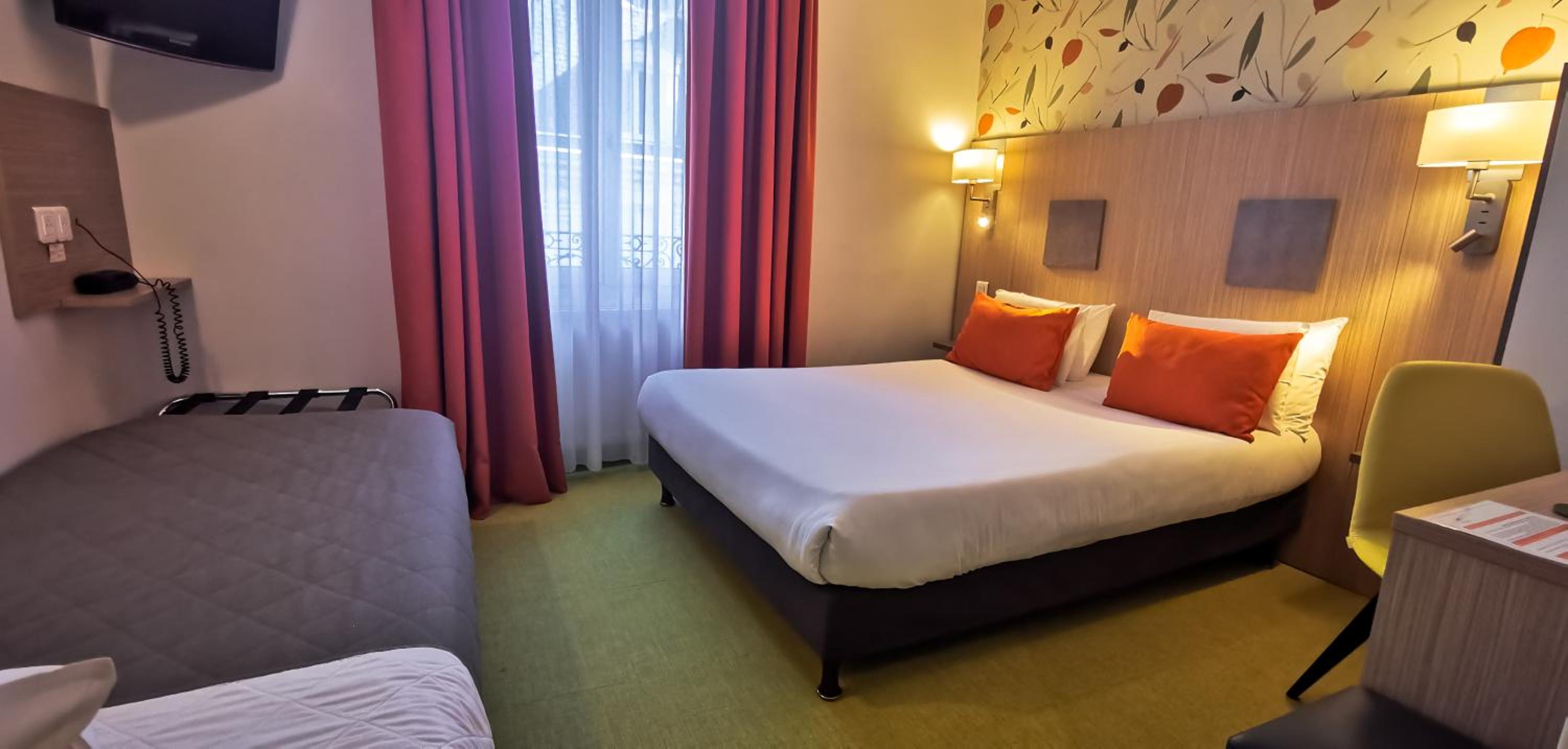 Two Side by Side Rooms photo 1