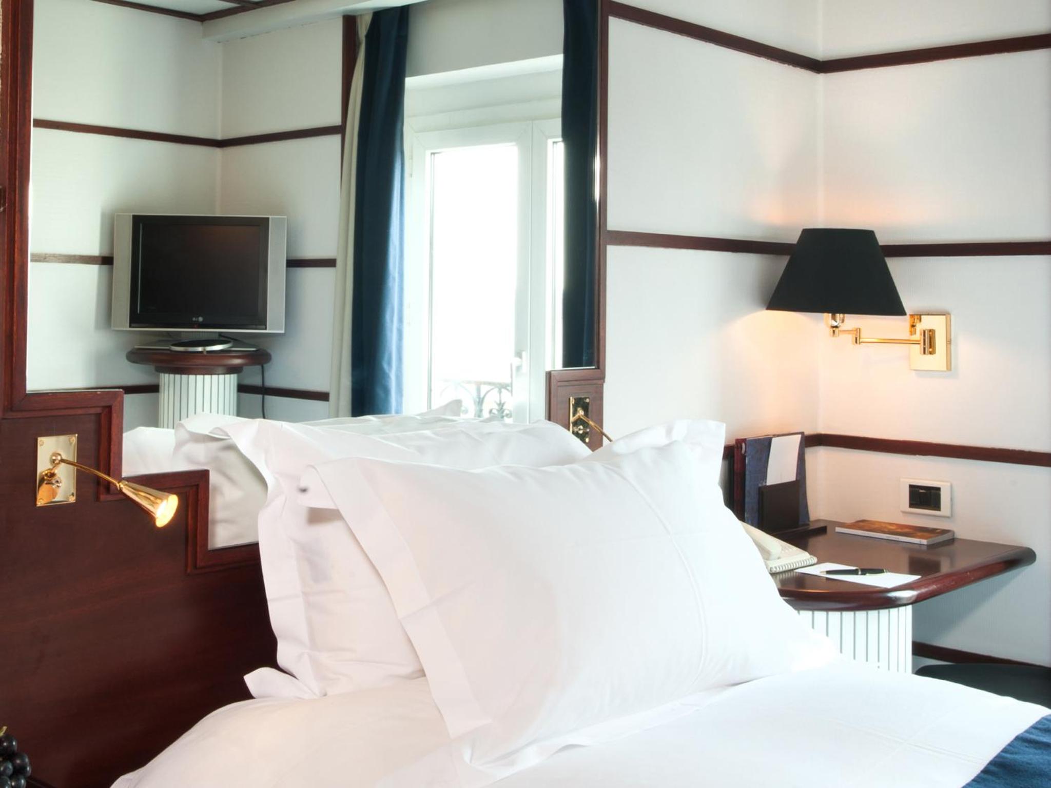 Classic Single Room with City View