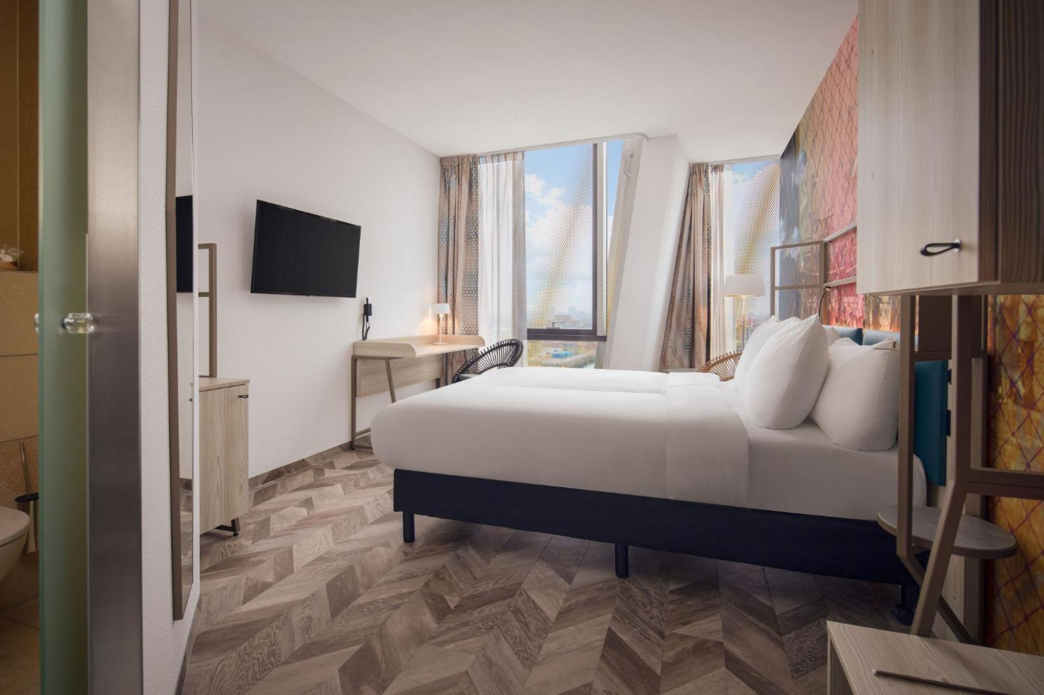 City Twin Room - Photo 1