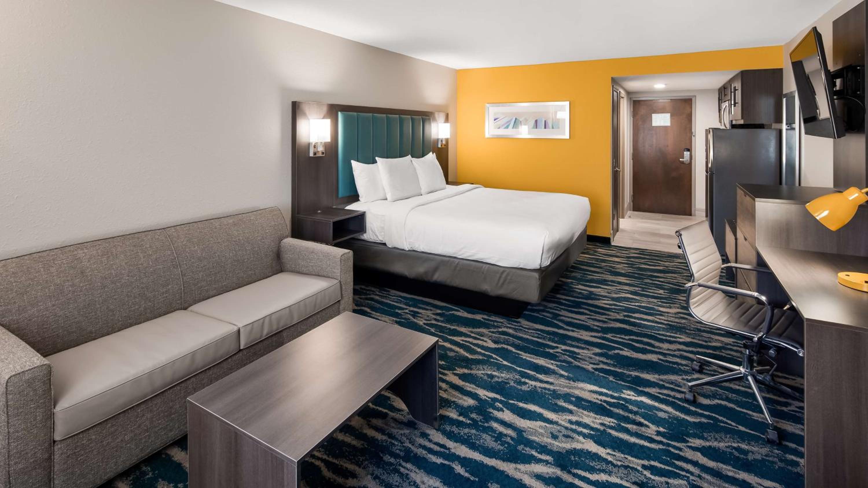 King Suite with Kitchenette - Photo 2