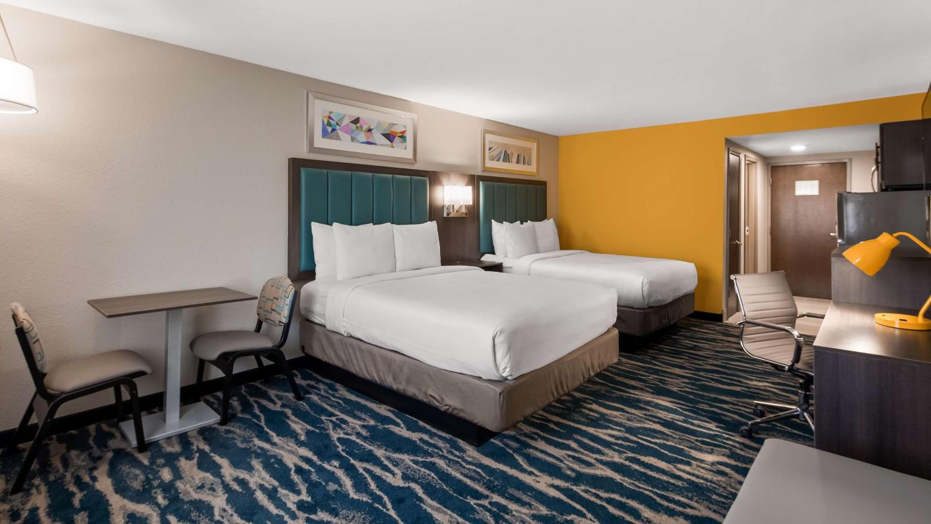 Queen Room with Two Queen Beds with Kitchenette - Photo 3
