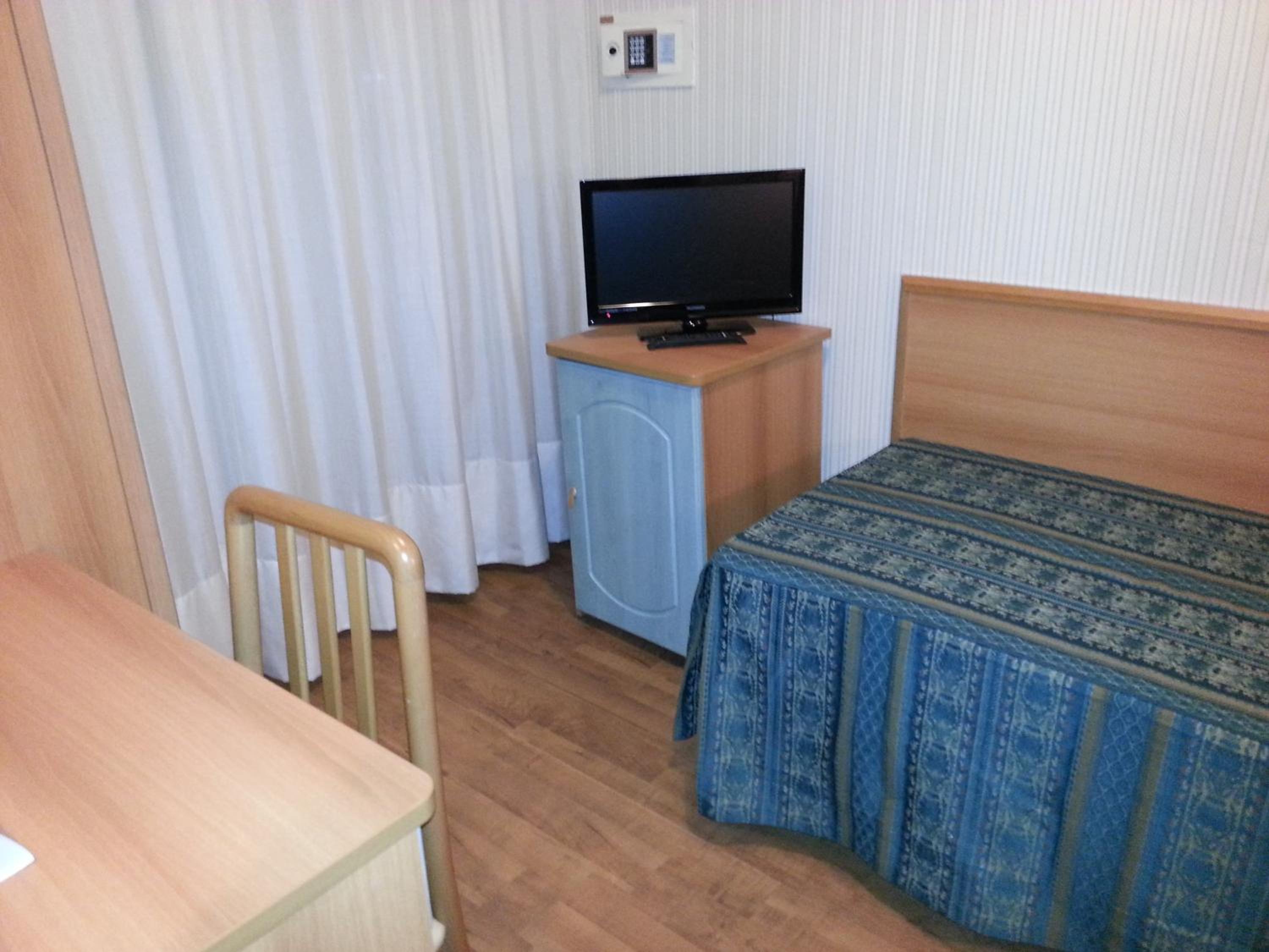 Single Room photo 3