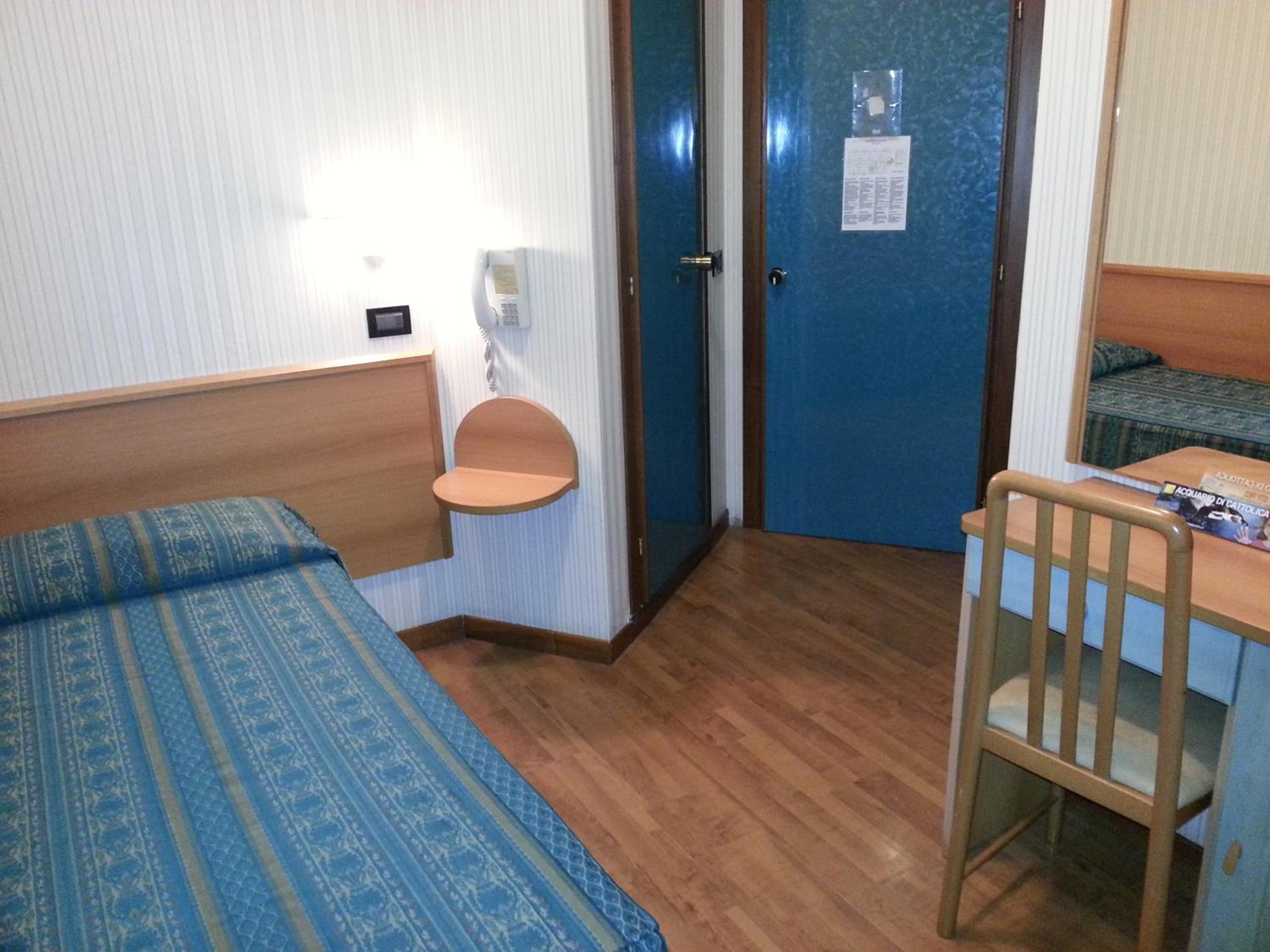 Single Room photo 1
