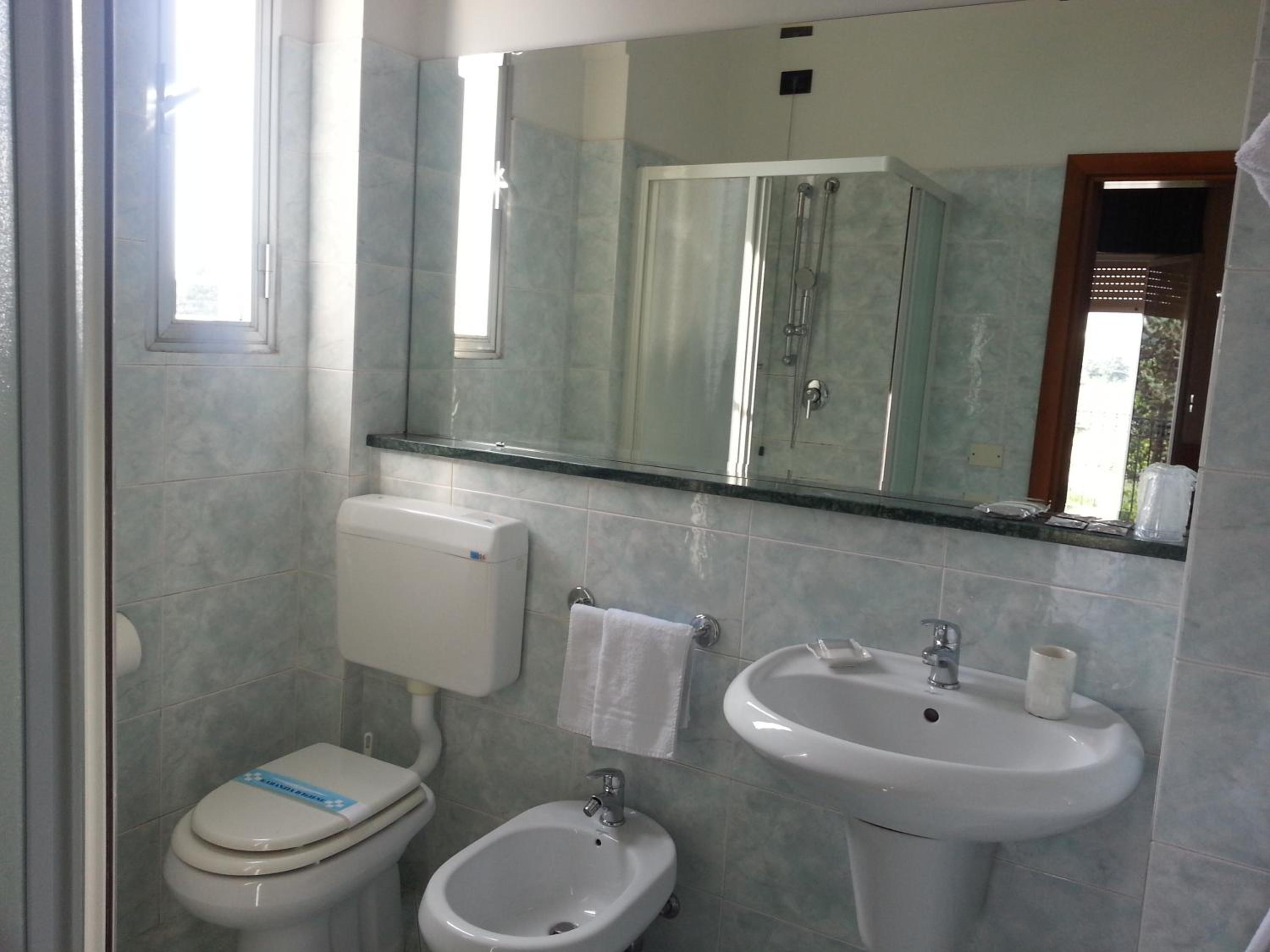 Double or Twin Room with Balcony photo 2