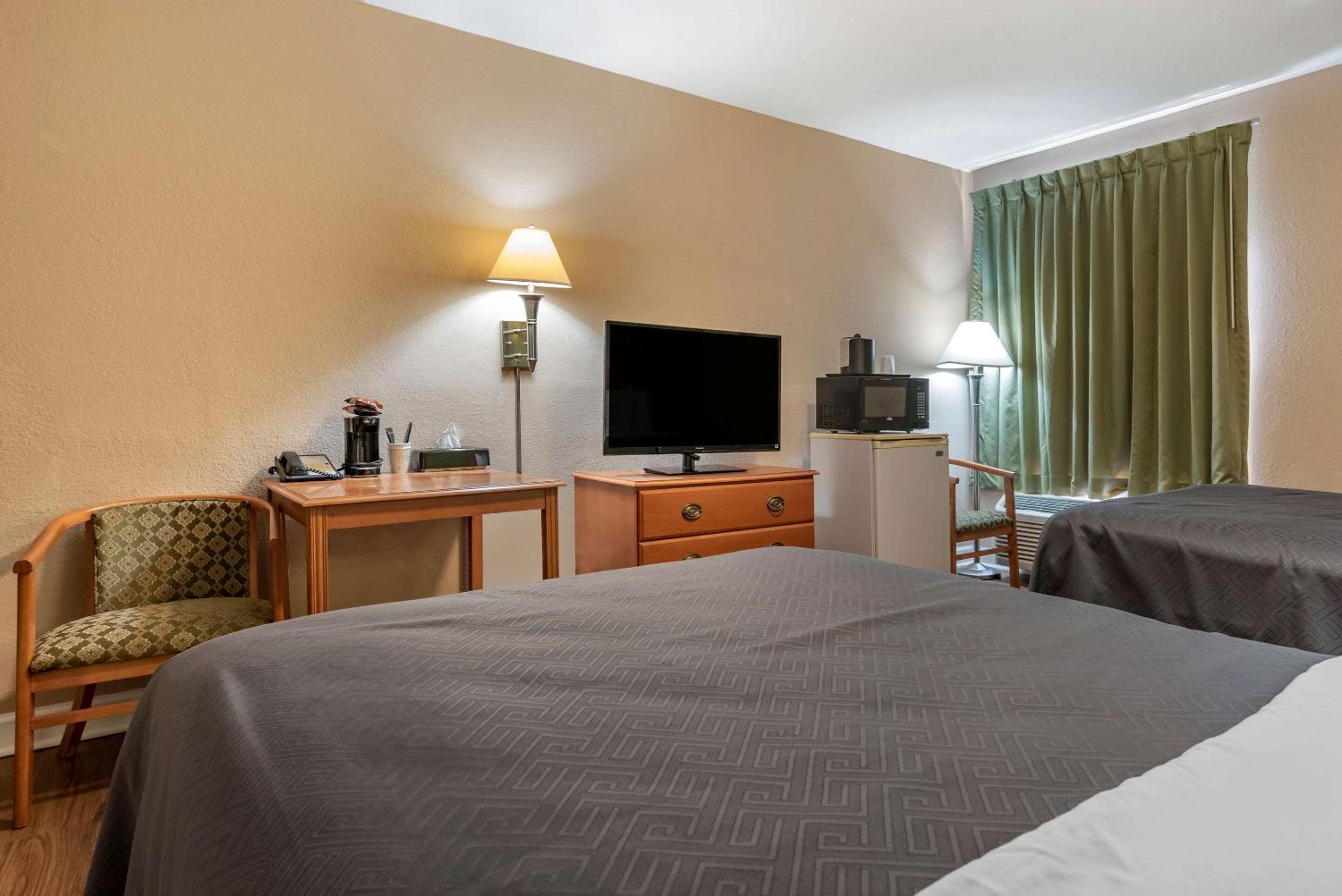 Double Room with Two Double Beds - Accessible/Non-Smoking