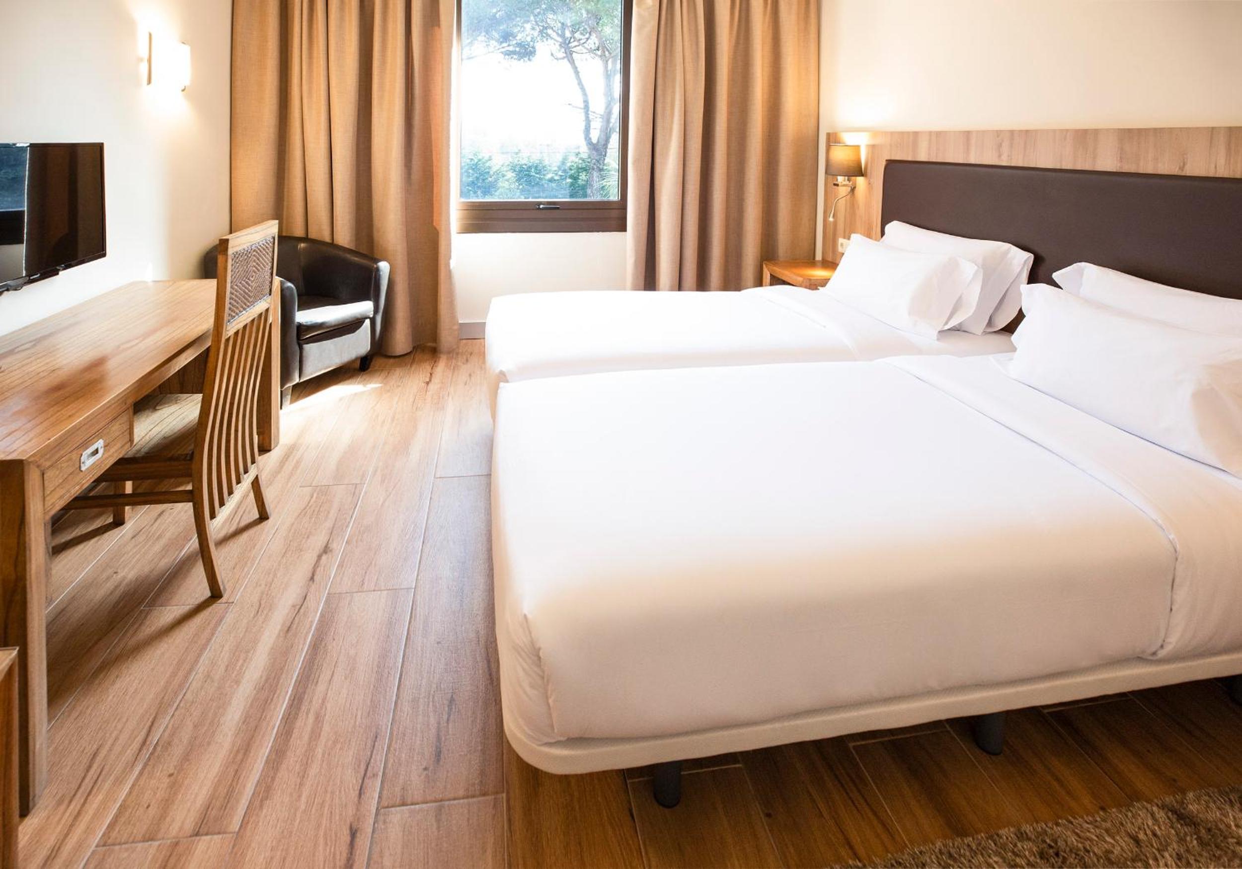 Standard Double or Twin Room photo 2