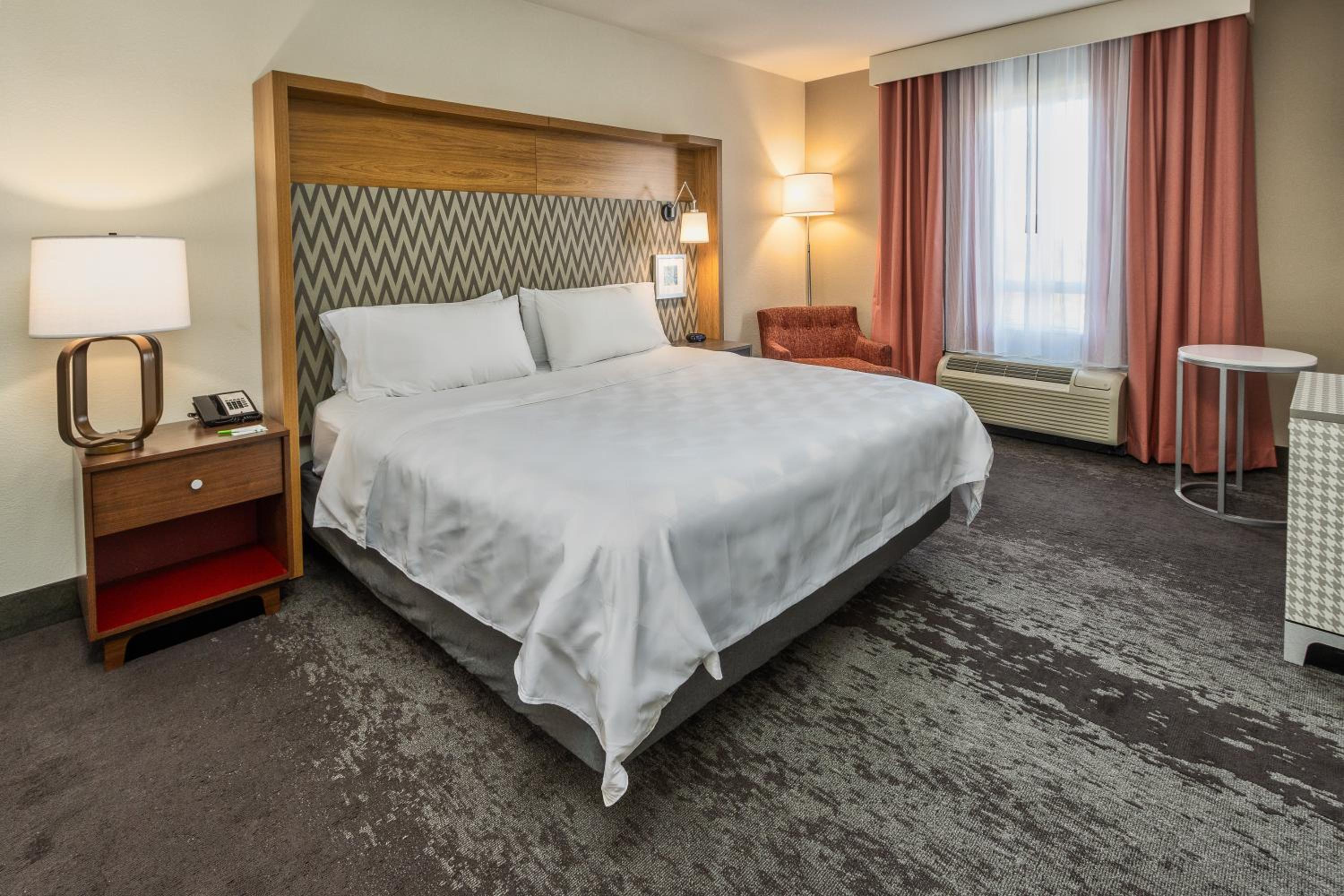King Suite with Sofa Bed - Photo 5