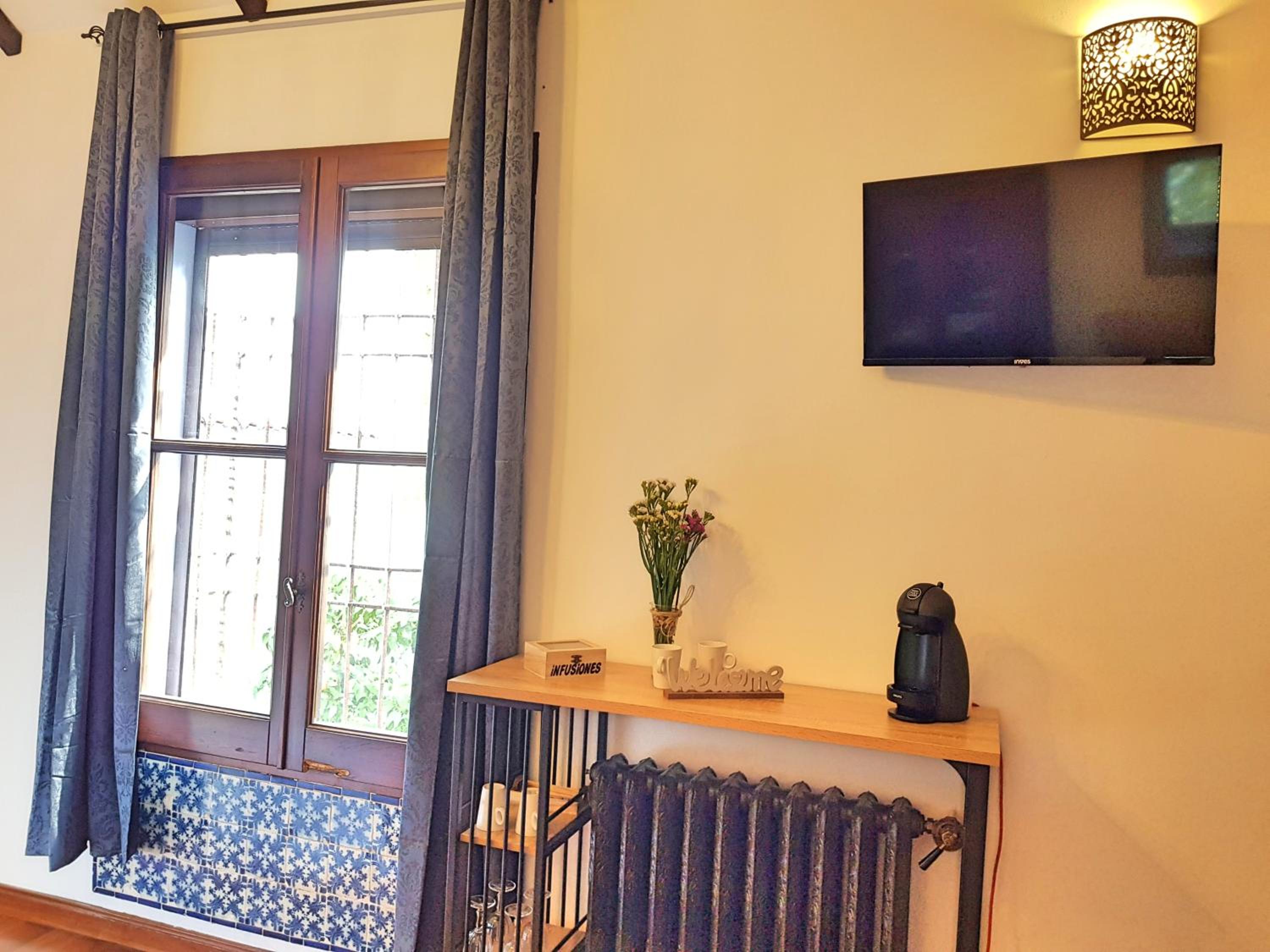 Suite with Terrace - Photo 40