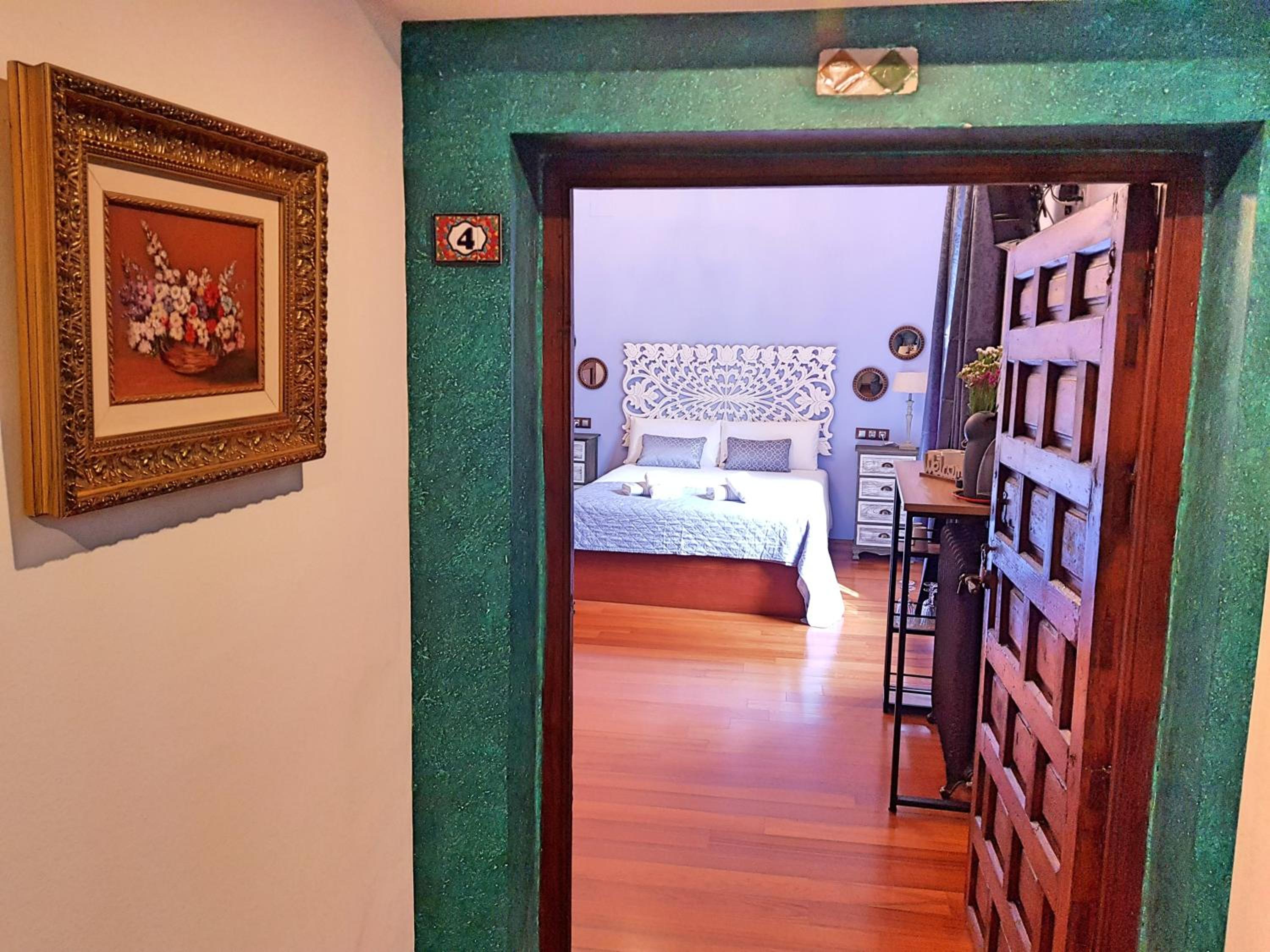 Suite with Terrace - Photo 26