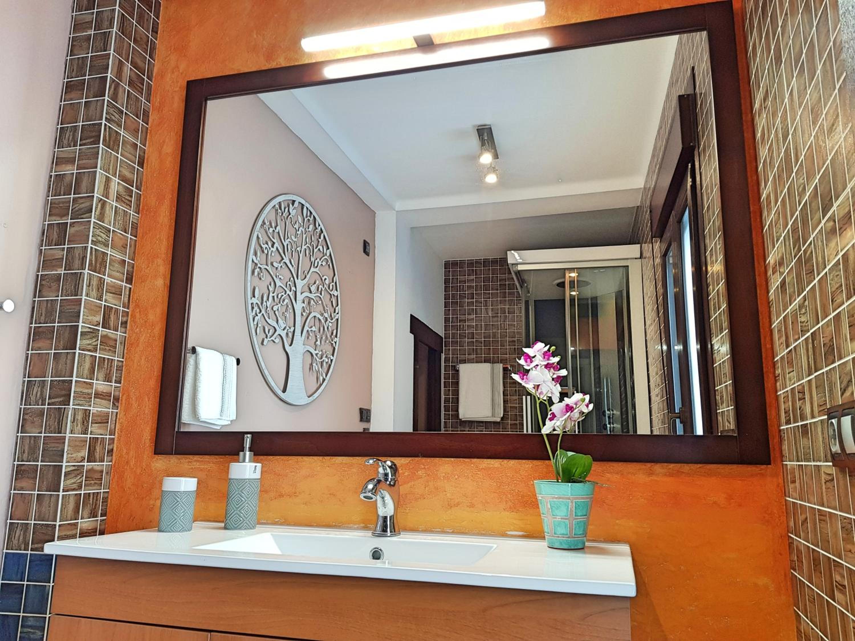 Suite with Terrace - Photo 38