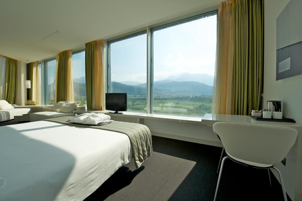 Superior King Room with View - Photo 1