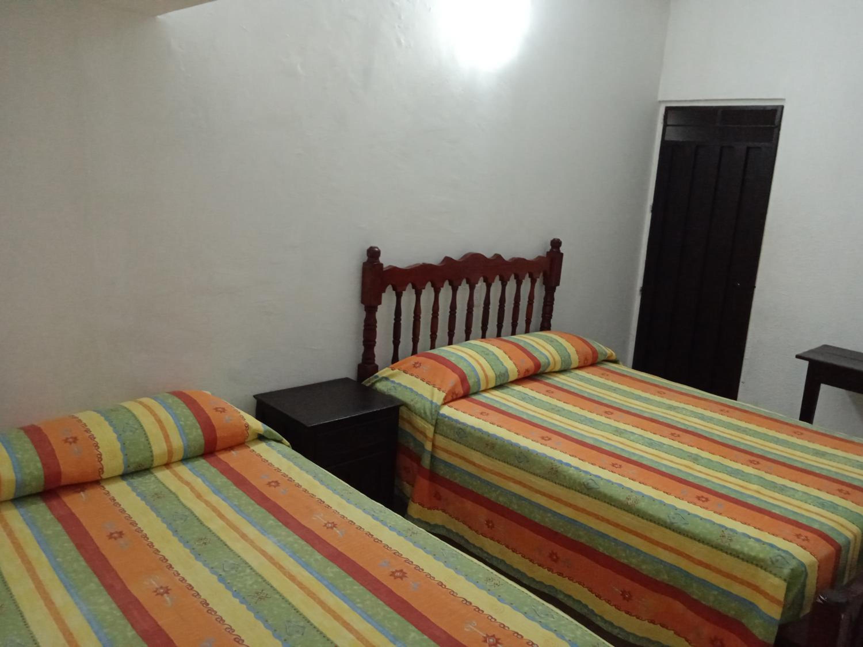 Standard Twin Room - Photo 1