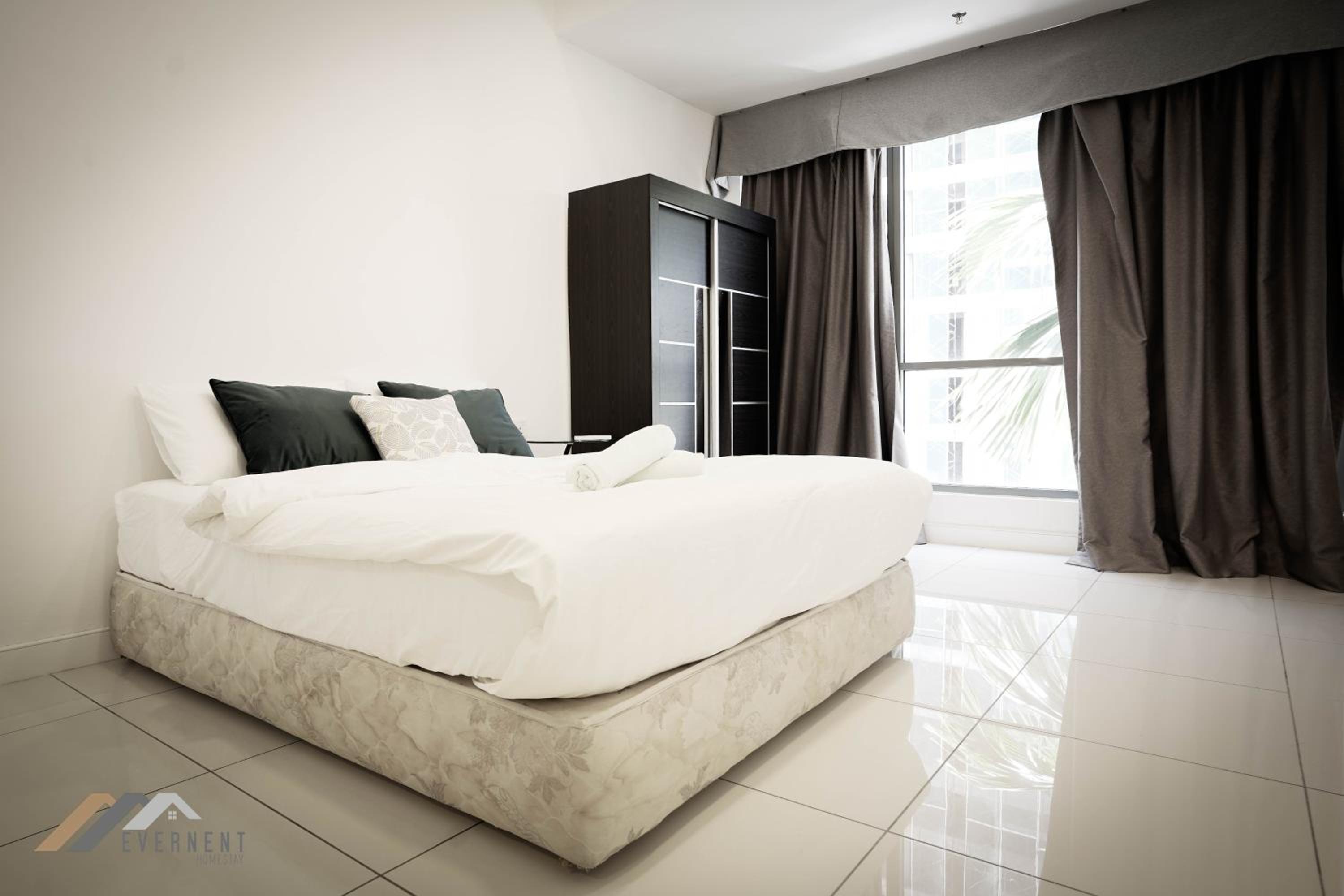 Two-Bedroom Apartment - Photo 3