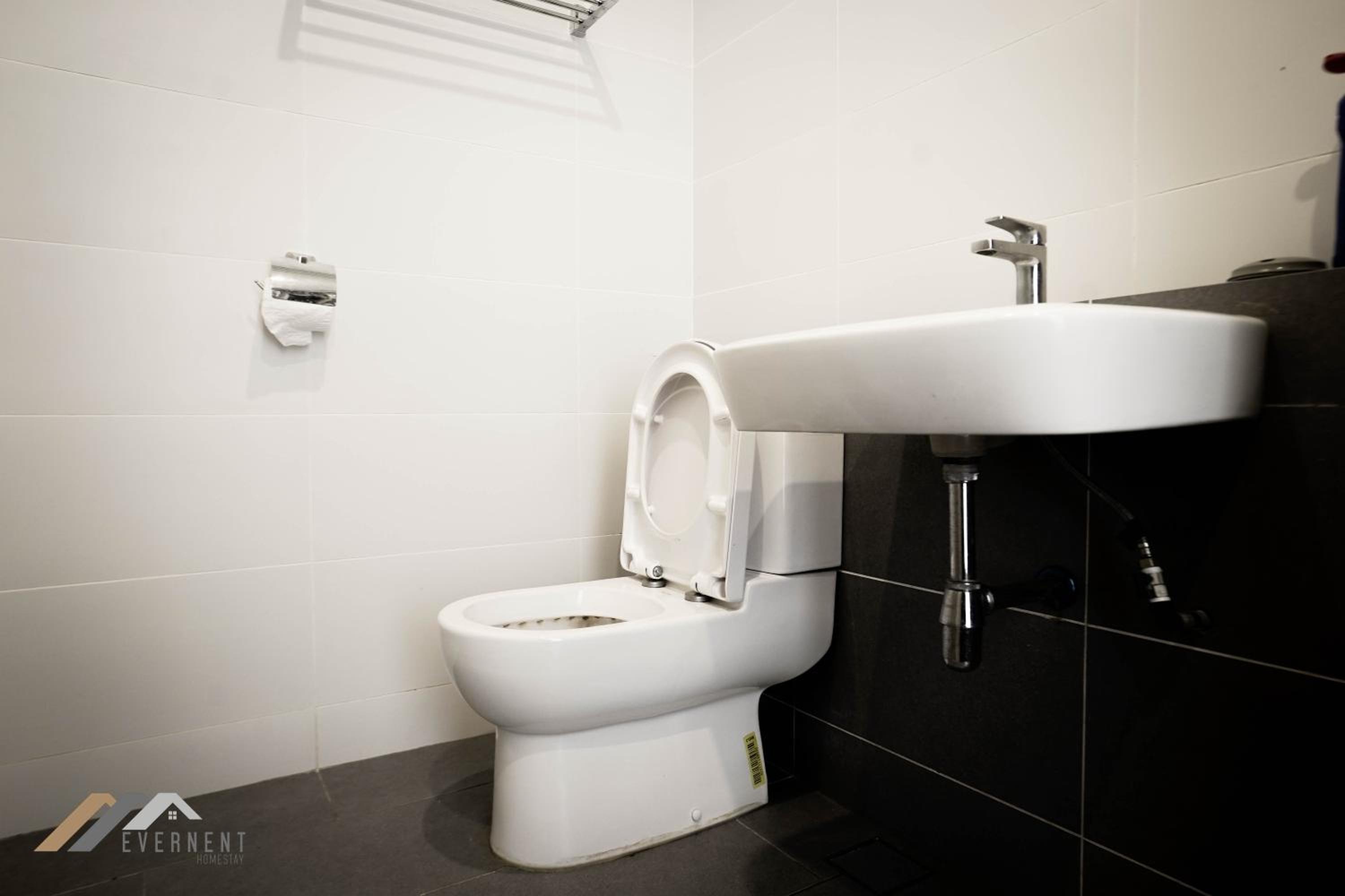 Two-Bedroom Apartment - Photo 7