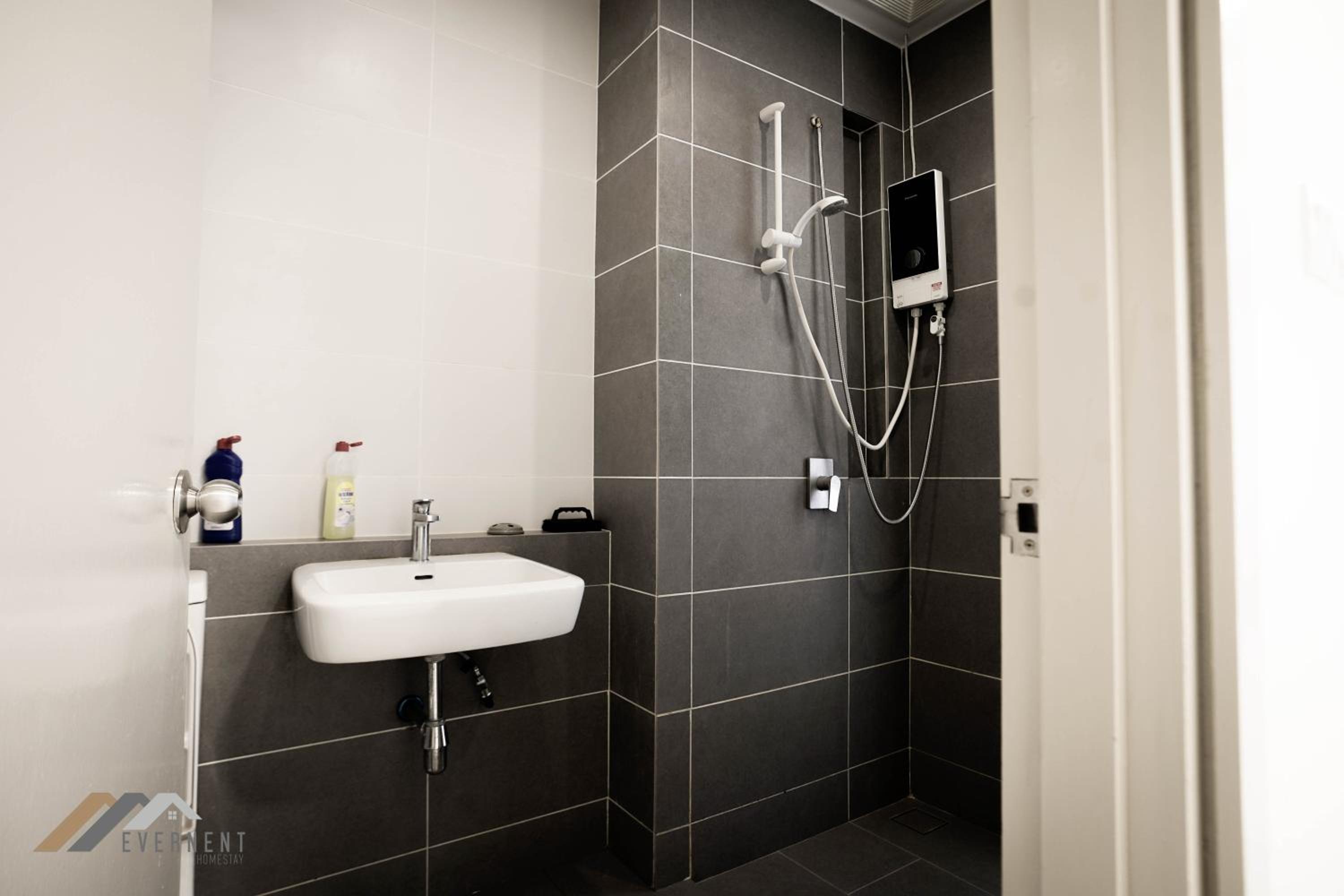 Two-Bedroom Apartment - Photo 8