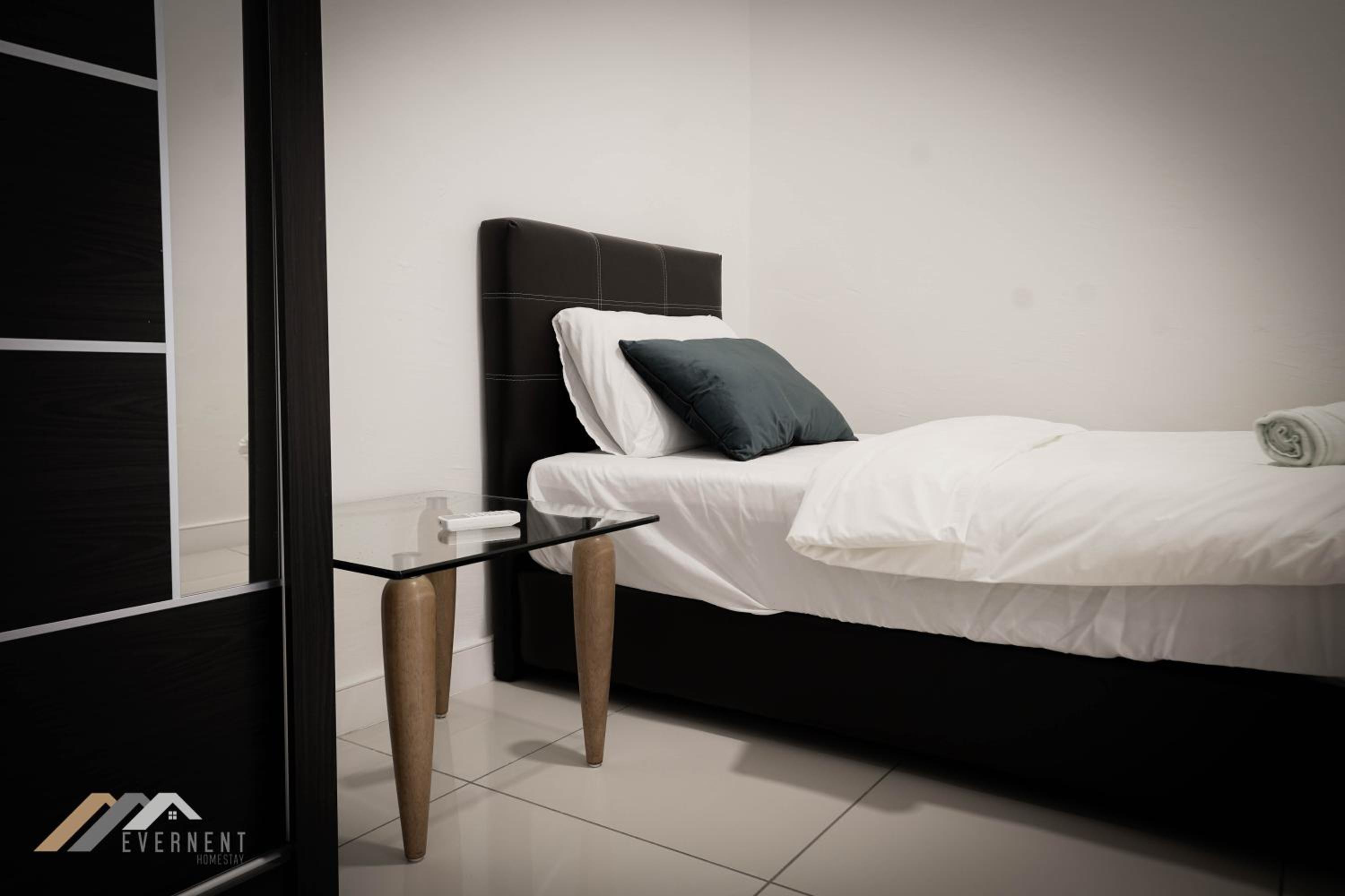 Two-Bedroom Apartment - Photo 4