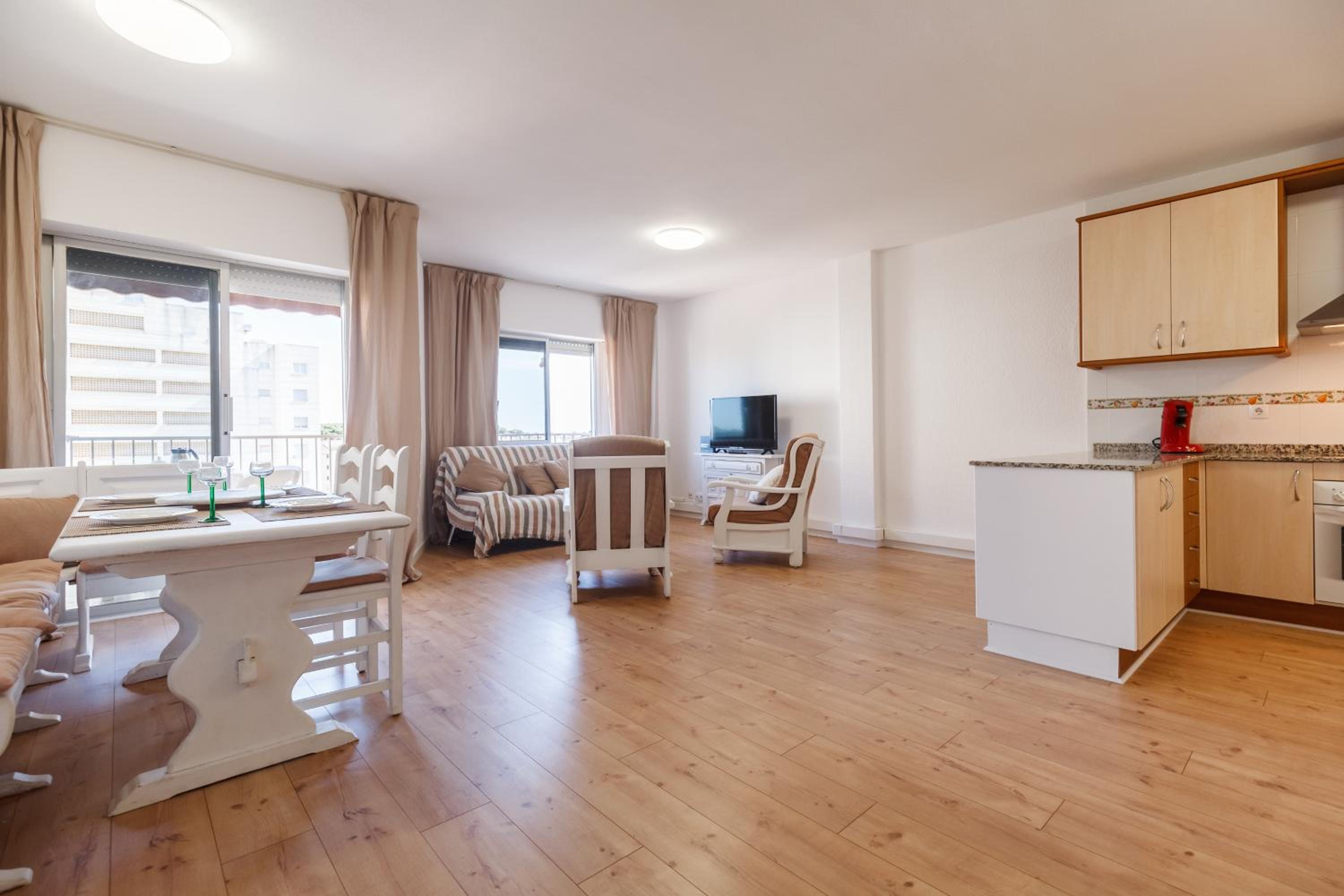 Apartment with Balcony - Photo 17